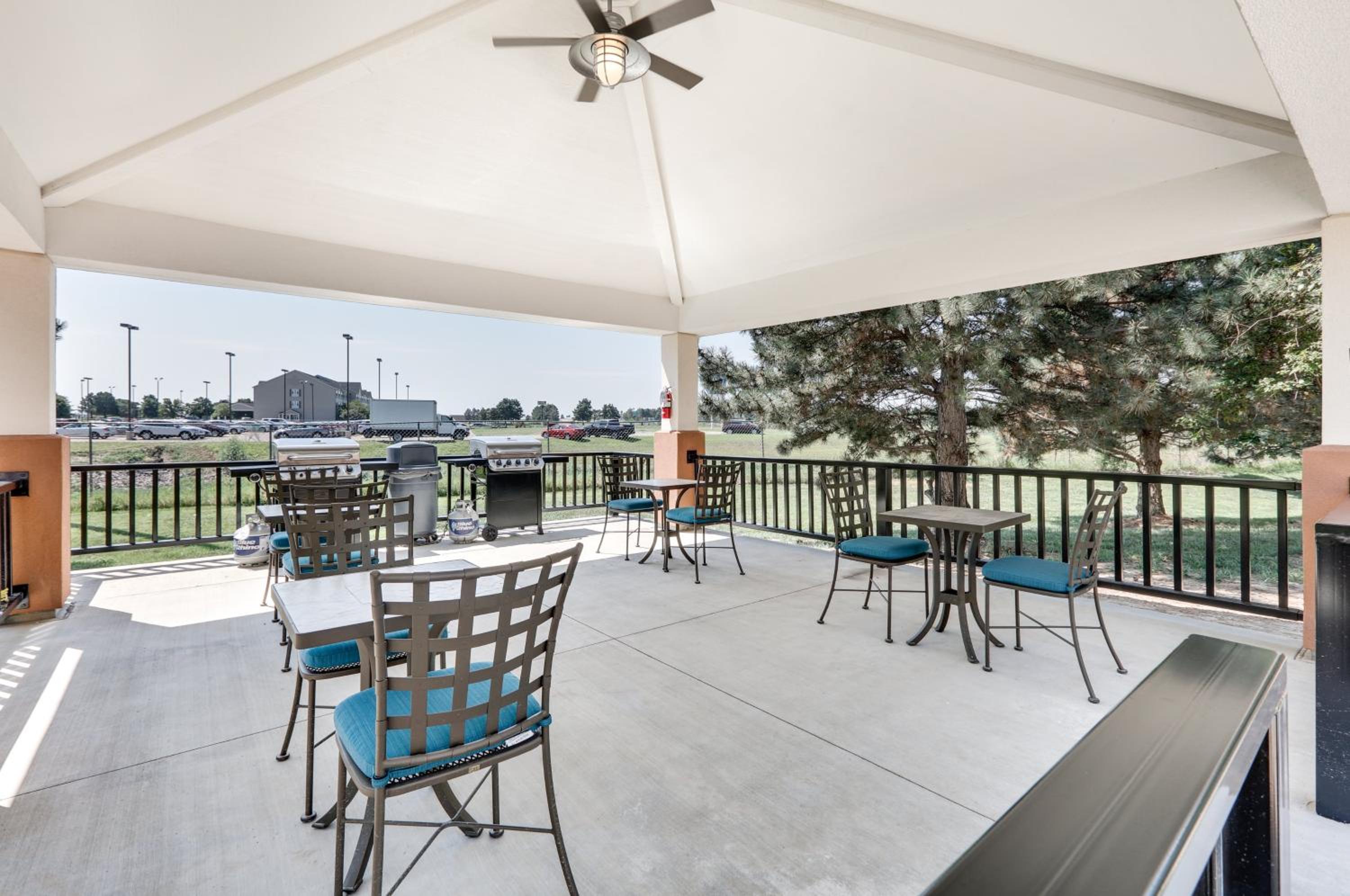 Hotel Candlewood Suites Salina, an IHG Hotel - Image 1