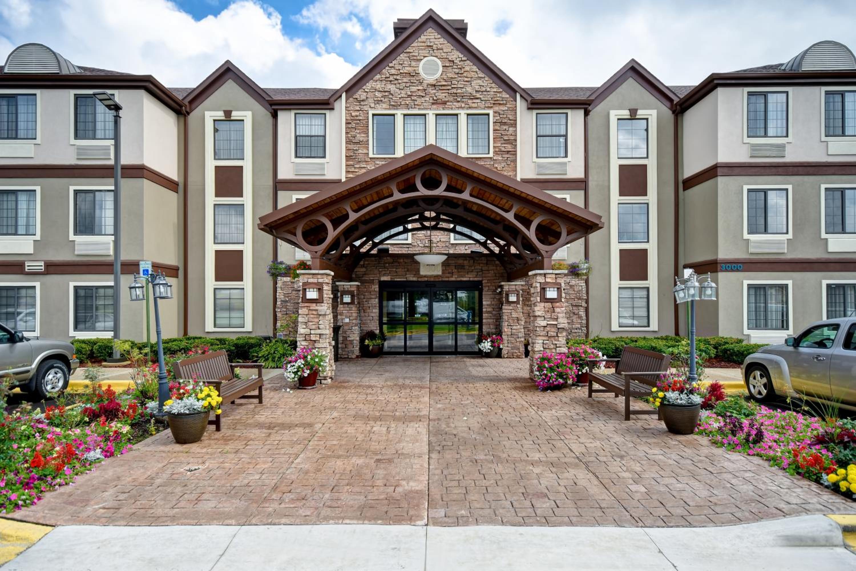 Hotel Staybridge Suites Grand Rapids-Kentwood, an IHG Hotel - Image 1