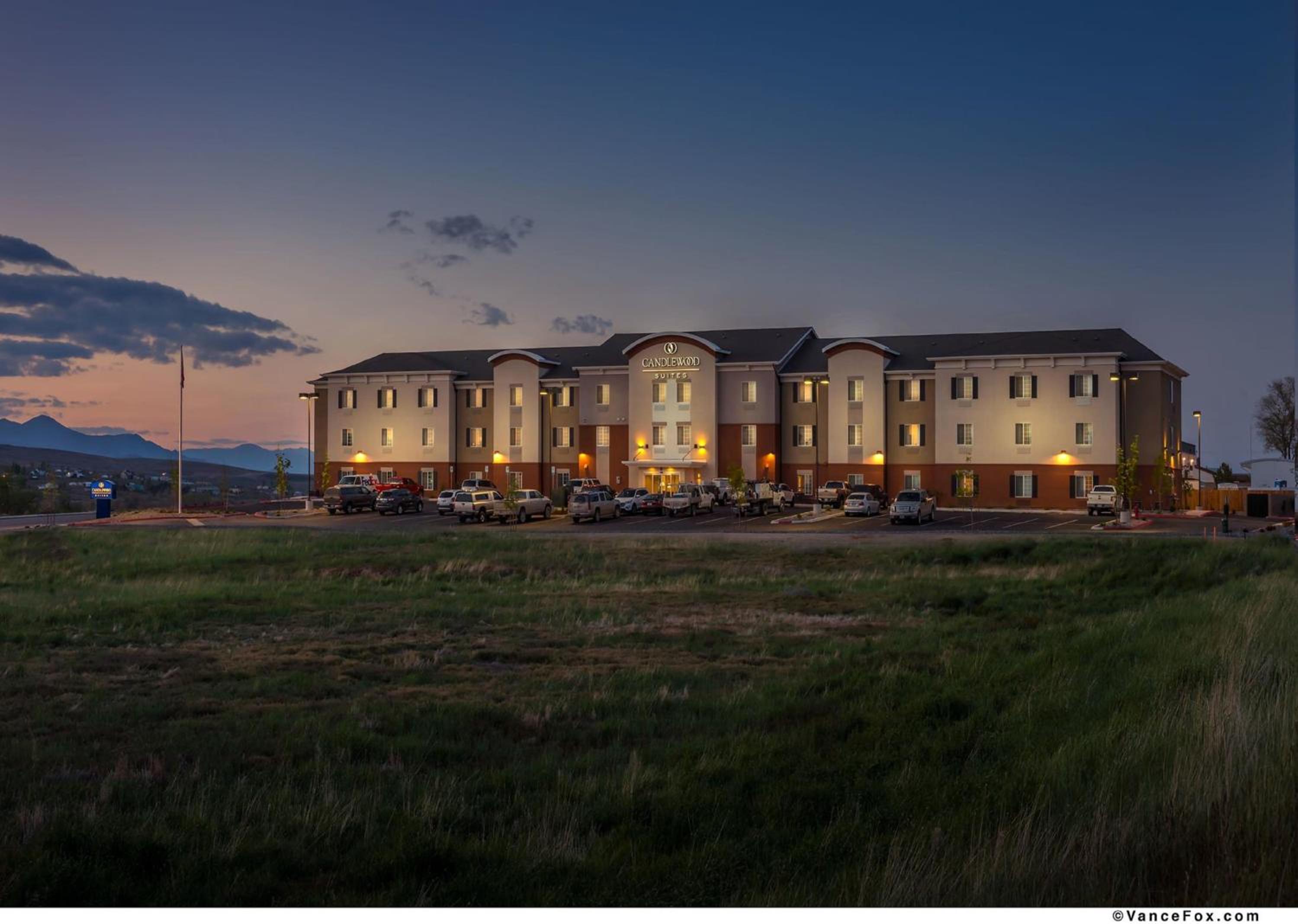 Hotel Candlewood Suites Winnemucca, an IHG Hotel - Image 1