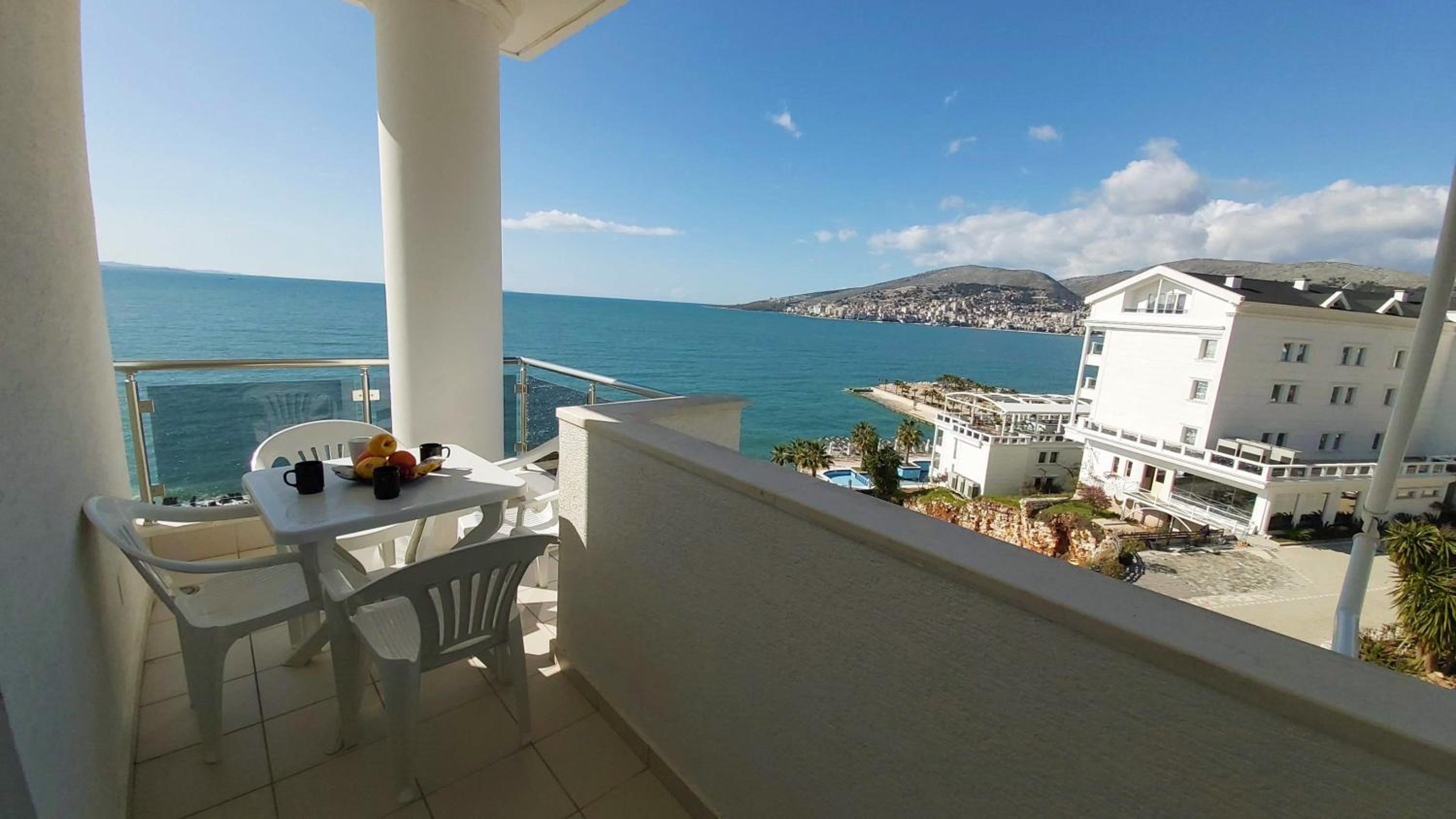 White Sea View Residence