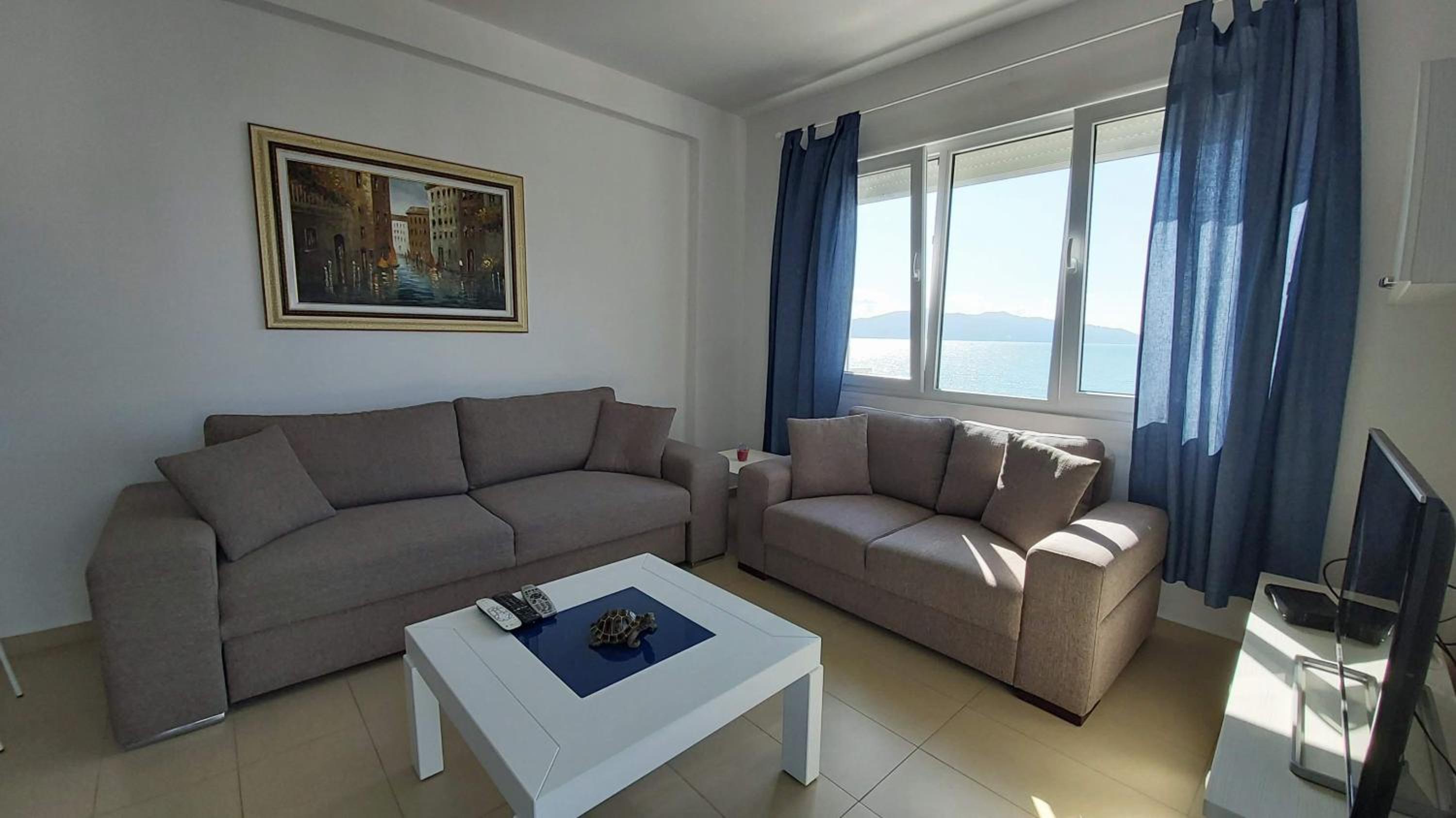 White Sea View Residence