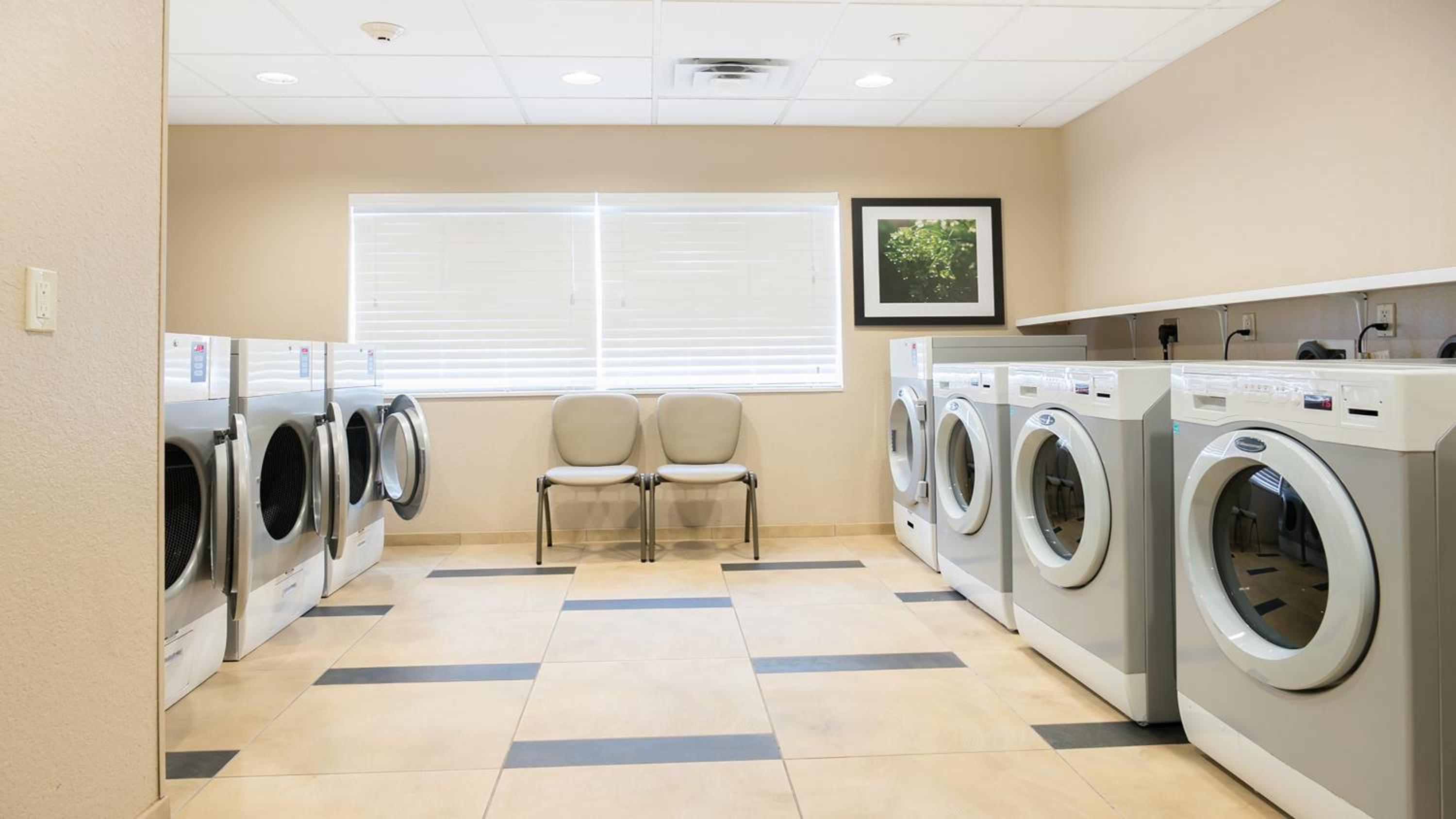 Bay City Vacations - Candlewood Suites Bay City, an IHG Hotel - Property Image 2