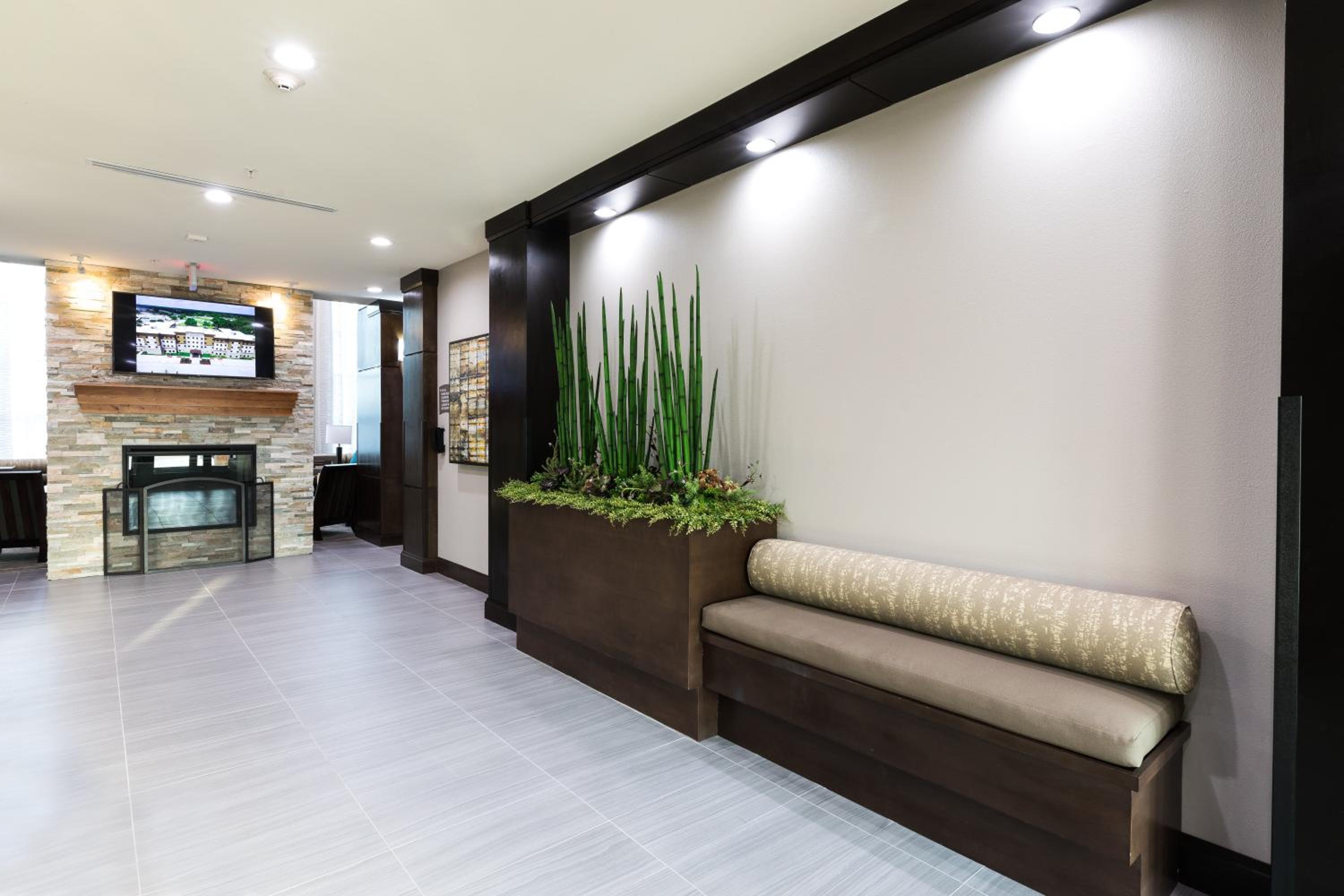 Staybridge Suites - Lake Jackson by IHG