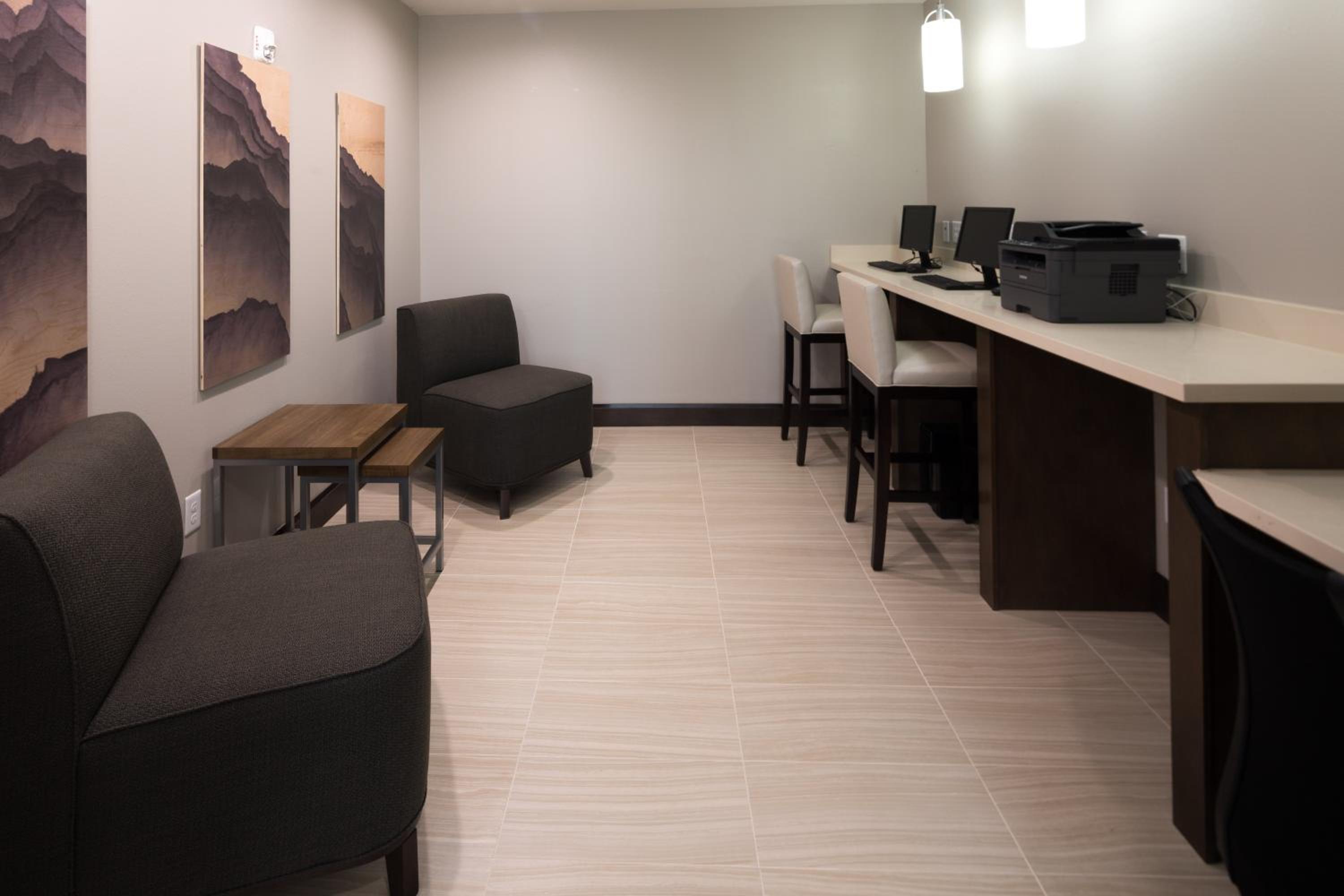 Staybridge Suites - Lake Jackson by IHG