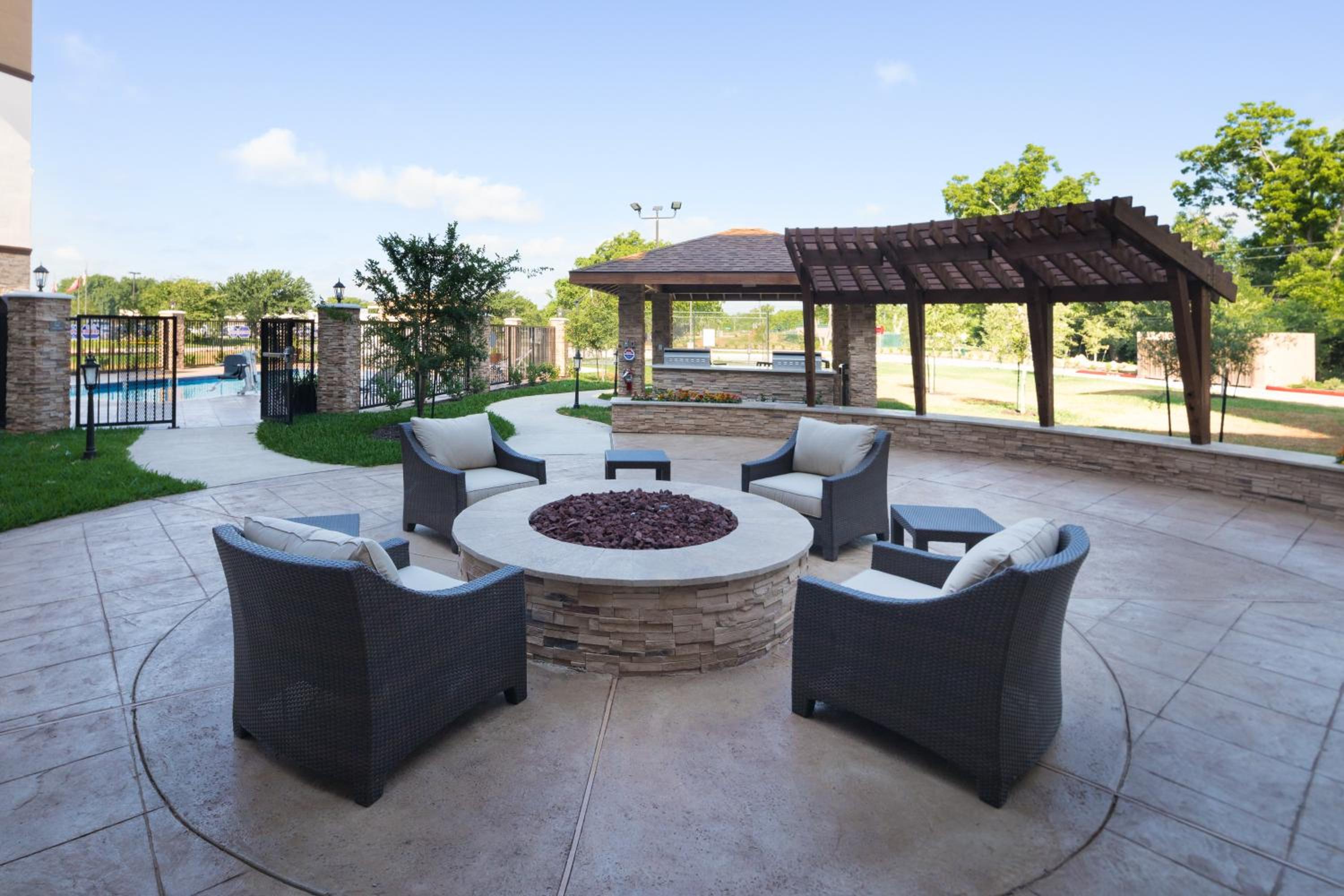 Staybridge Suites - Lake Jackson by IHG