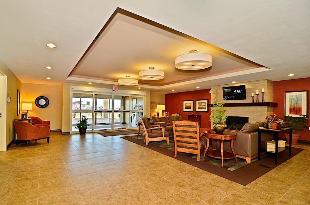 Hawthorn Extended Stay by Wyndham Dickinson