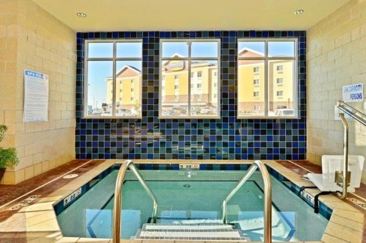 Hawthorn Extended Stay by Wyndham Dickinson