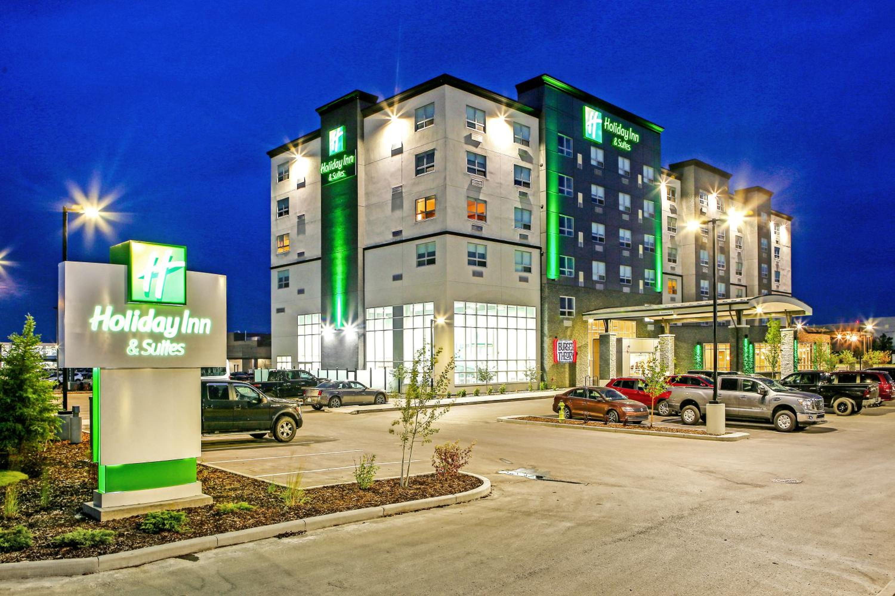 Hotel Holiday Inn Hotel & Suites - Calgary Airport North, an IHG Hotel - Image 1