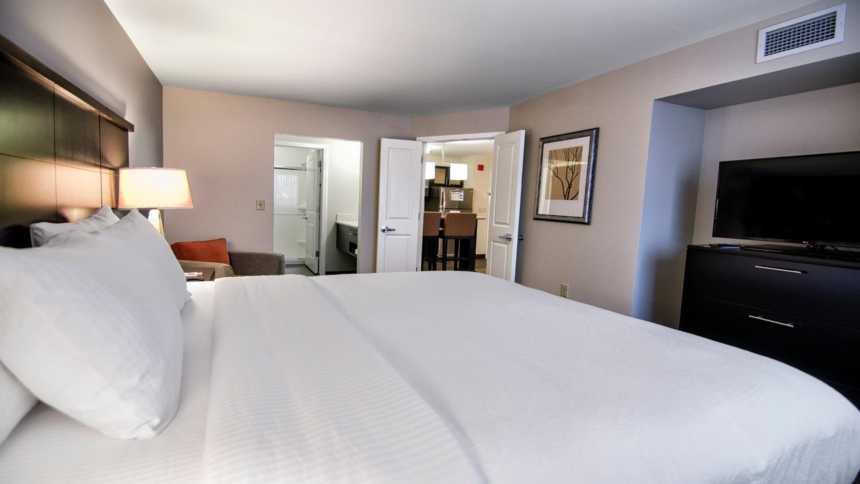 Marquette Vacations - Staybridge Suites Marquette, an IHG Hotel - Property Image 3