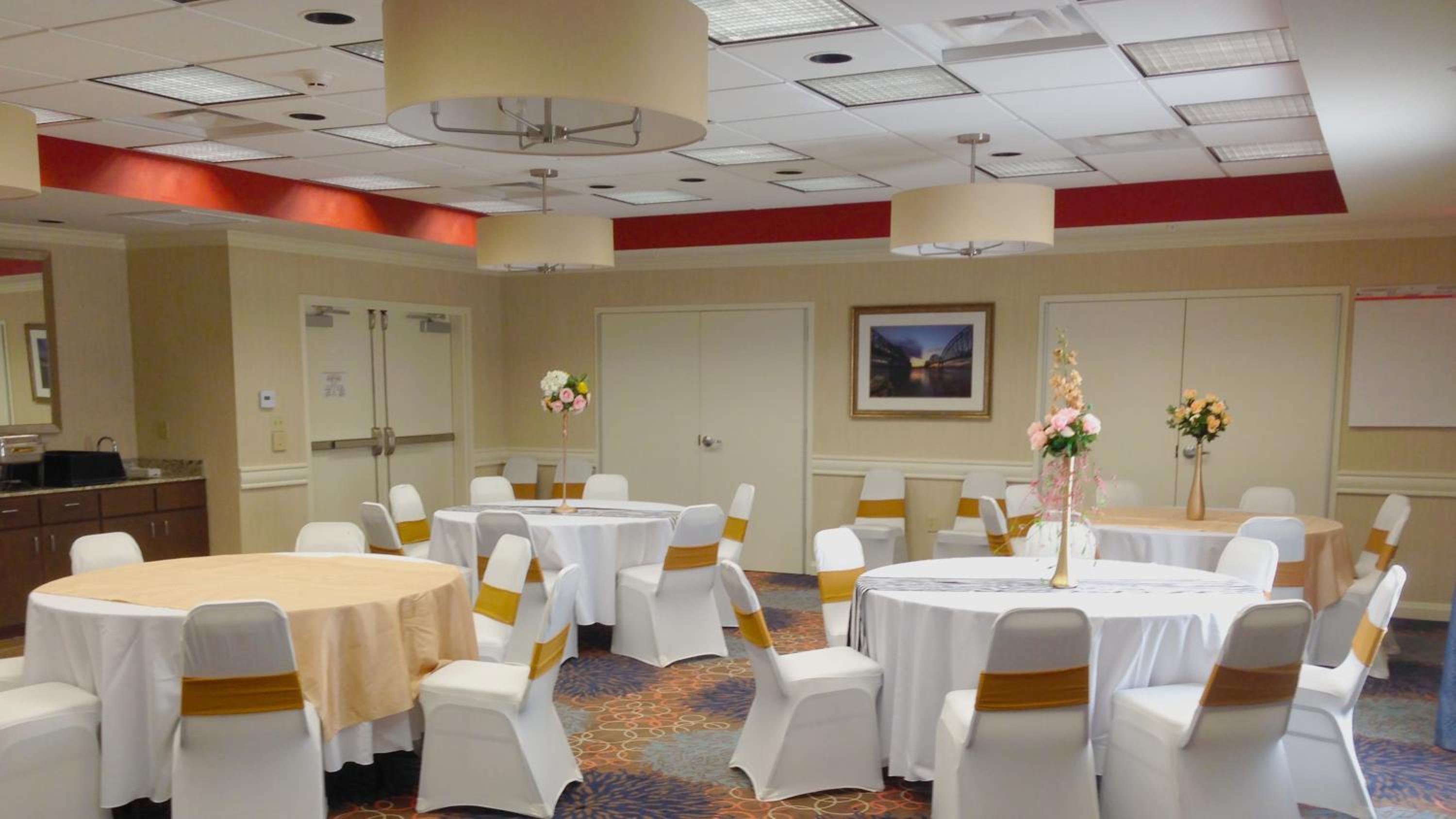 Morgan City Vacations - Holiday Inn Express Hotel  Suites Morgan City- Tiger Island, an IHG Hotel - Property Image 5