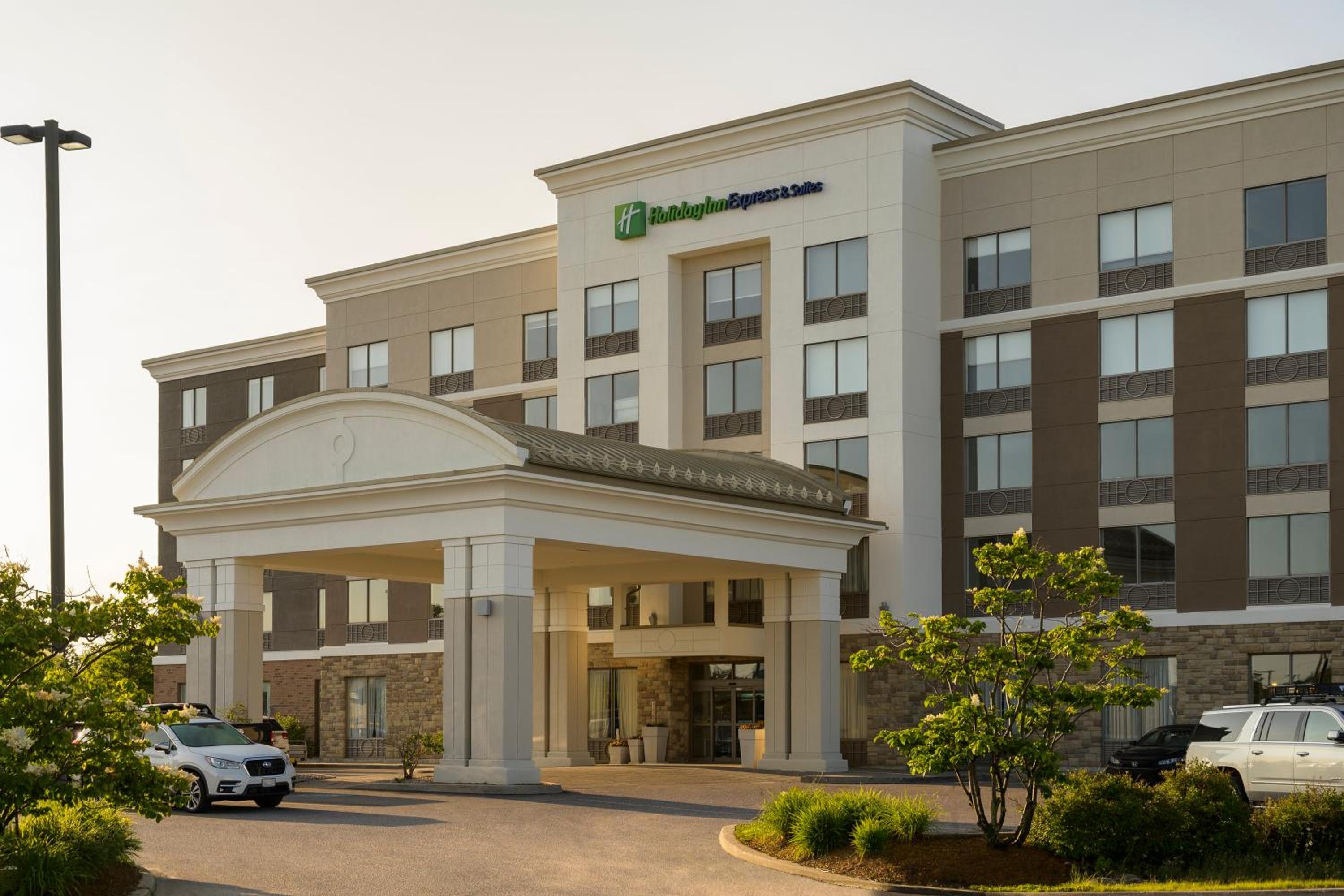 North Bay Vacations - Holiday Inn Express Hotel  Suites North Bay, an IHG Hotel - Property Image 1