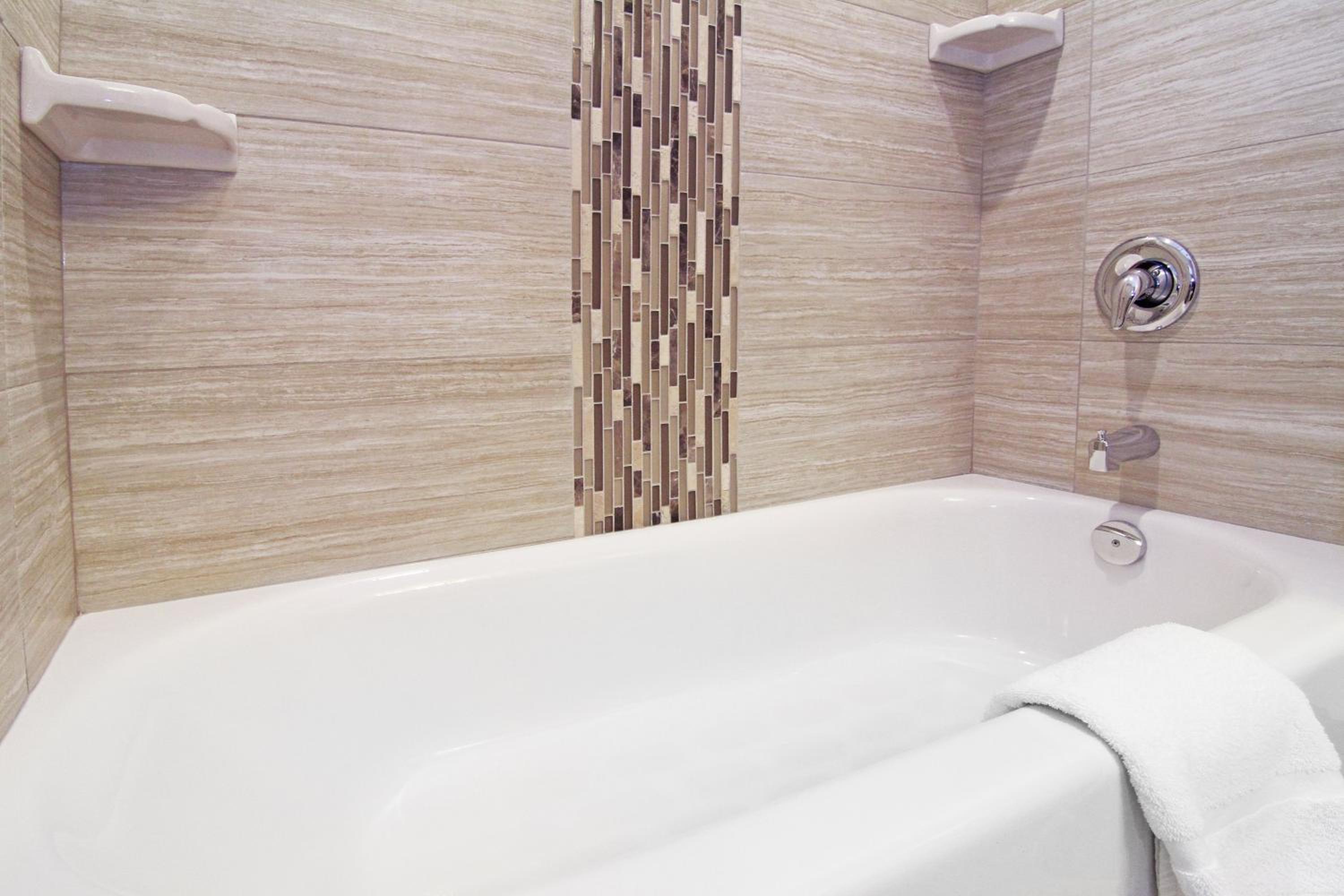 Holiday Inn Express and Suites Calgary University, an IHG Hotel-1
