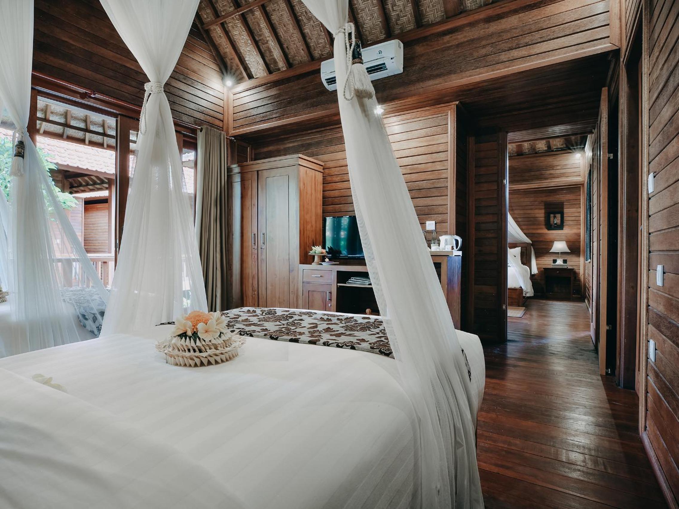 Bale Gede Lembongan