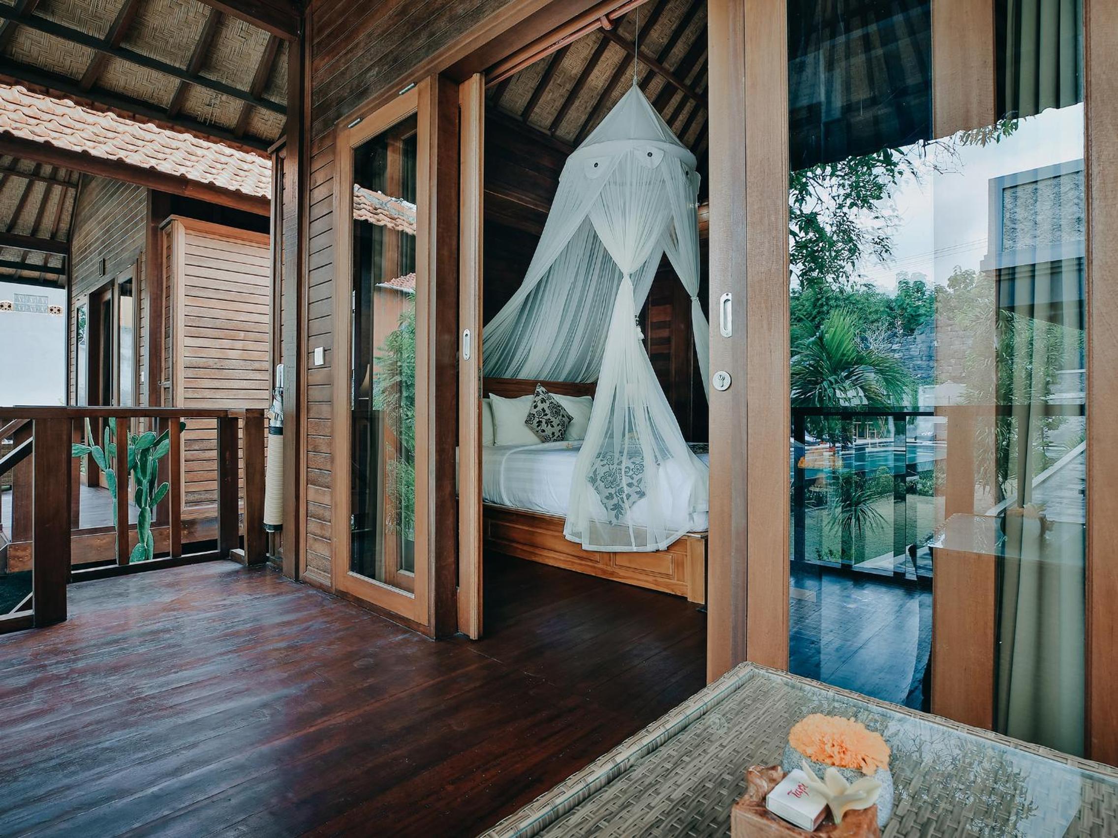 Bale Gede Lembongan