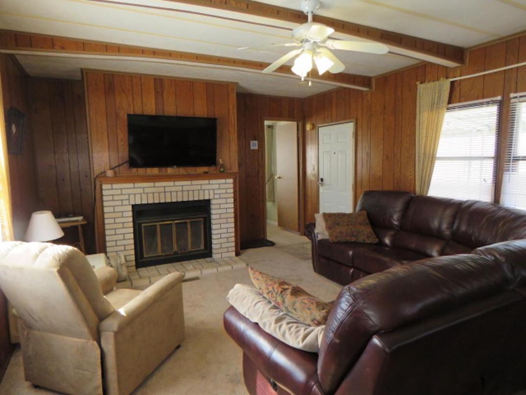 Serenity Views Bungalow - Close to City and Parkway! view 4