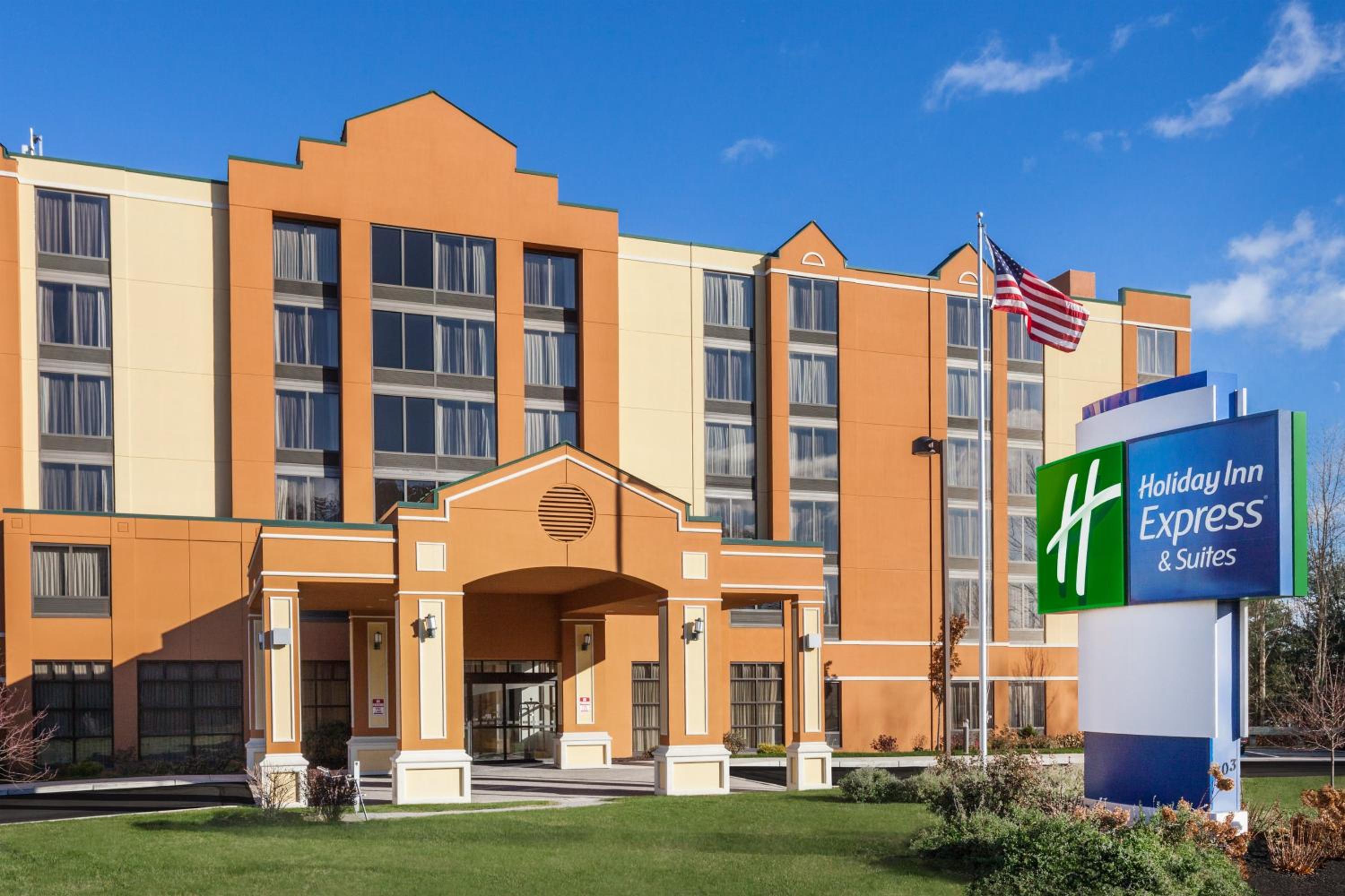 Hotel Holiday Inn Express South Portland, an IHG Hotel - Image 1