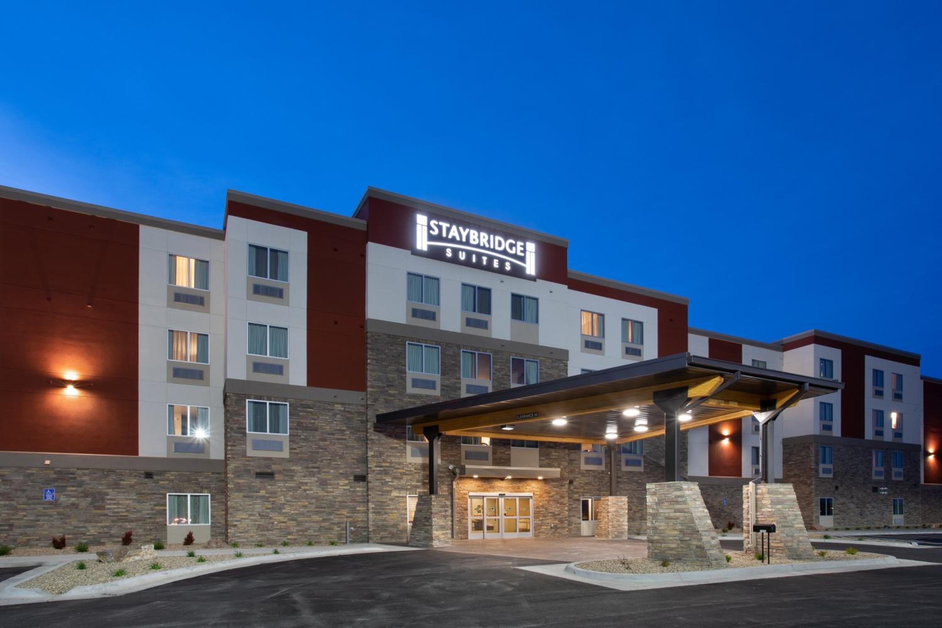 Hotel Staybridge Suites Rapid City - Rushmore, an IHG Hotel - Image 1