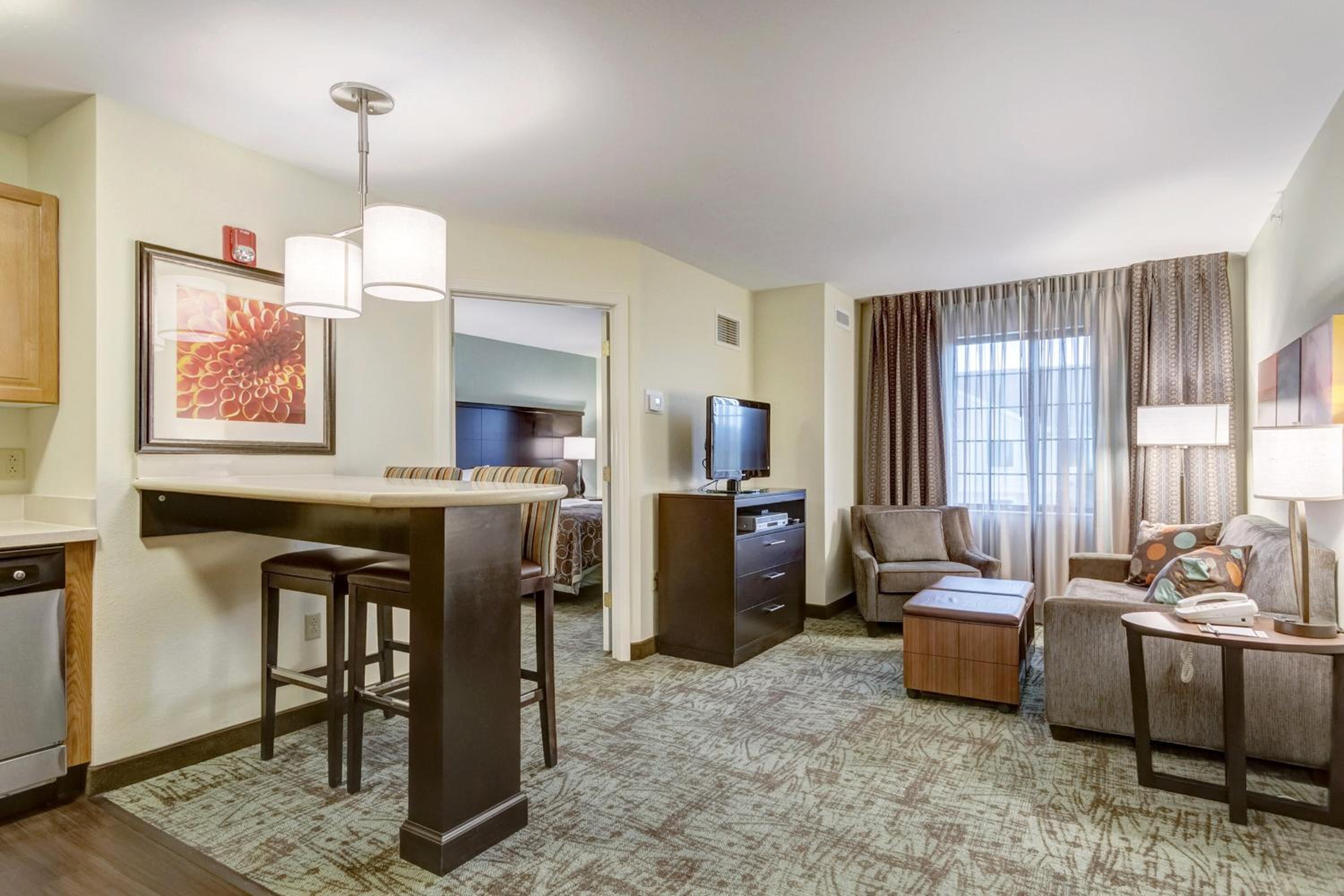 Staybridge Suites O'Fallon Chesterfield, an IHG Hotel - Property Image 4