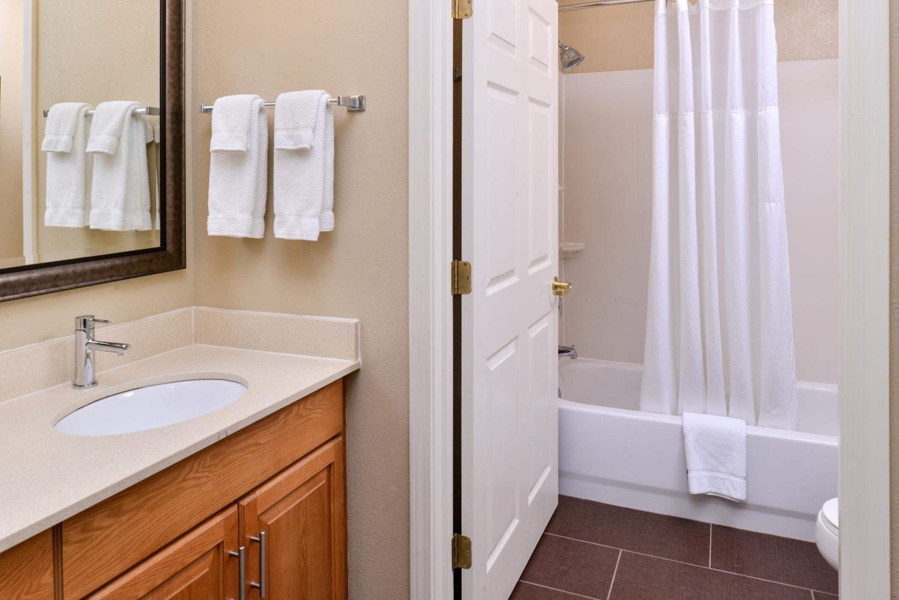 St Louis Vacations - Staybridge Suites O'Fallon Chesterfield, an IHG Hotel - Property Image 4