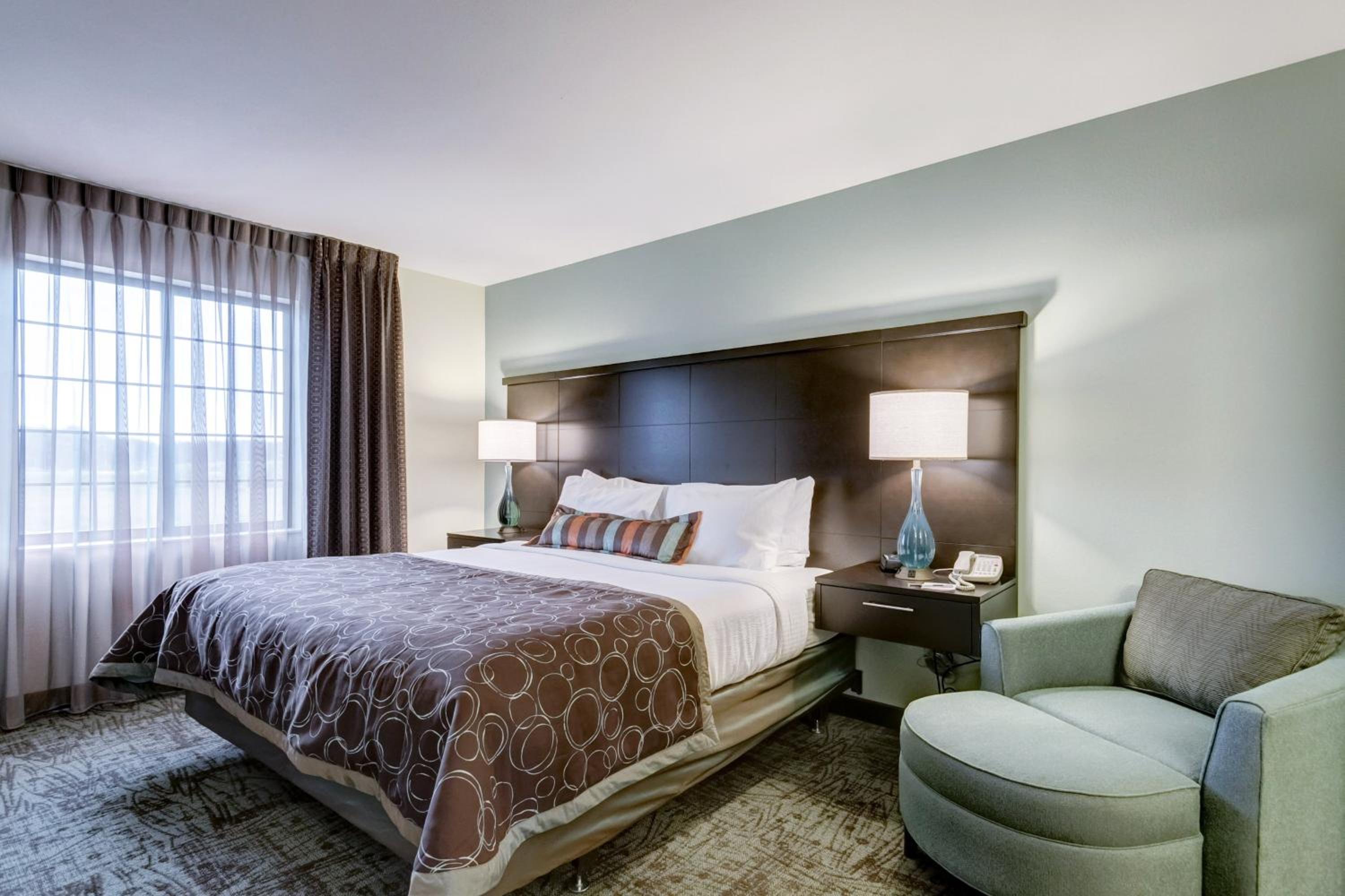 Staybridge Suites O'Fallon Chesterfield, an IHG Hotel - Property Image 7