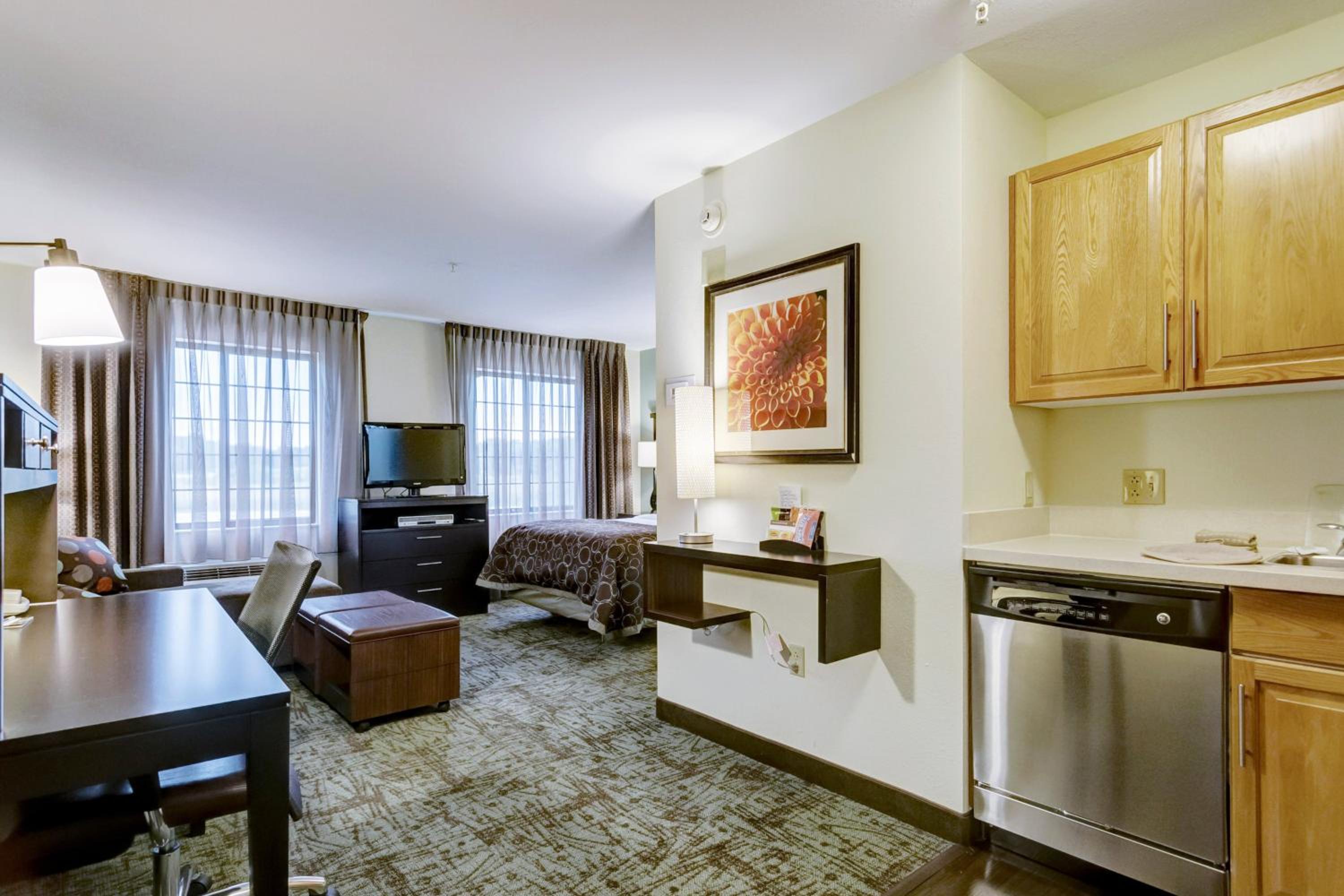 Staybridge Suites O'Fallon Chesterfield, an IHG Hotel - Property Image 2