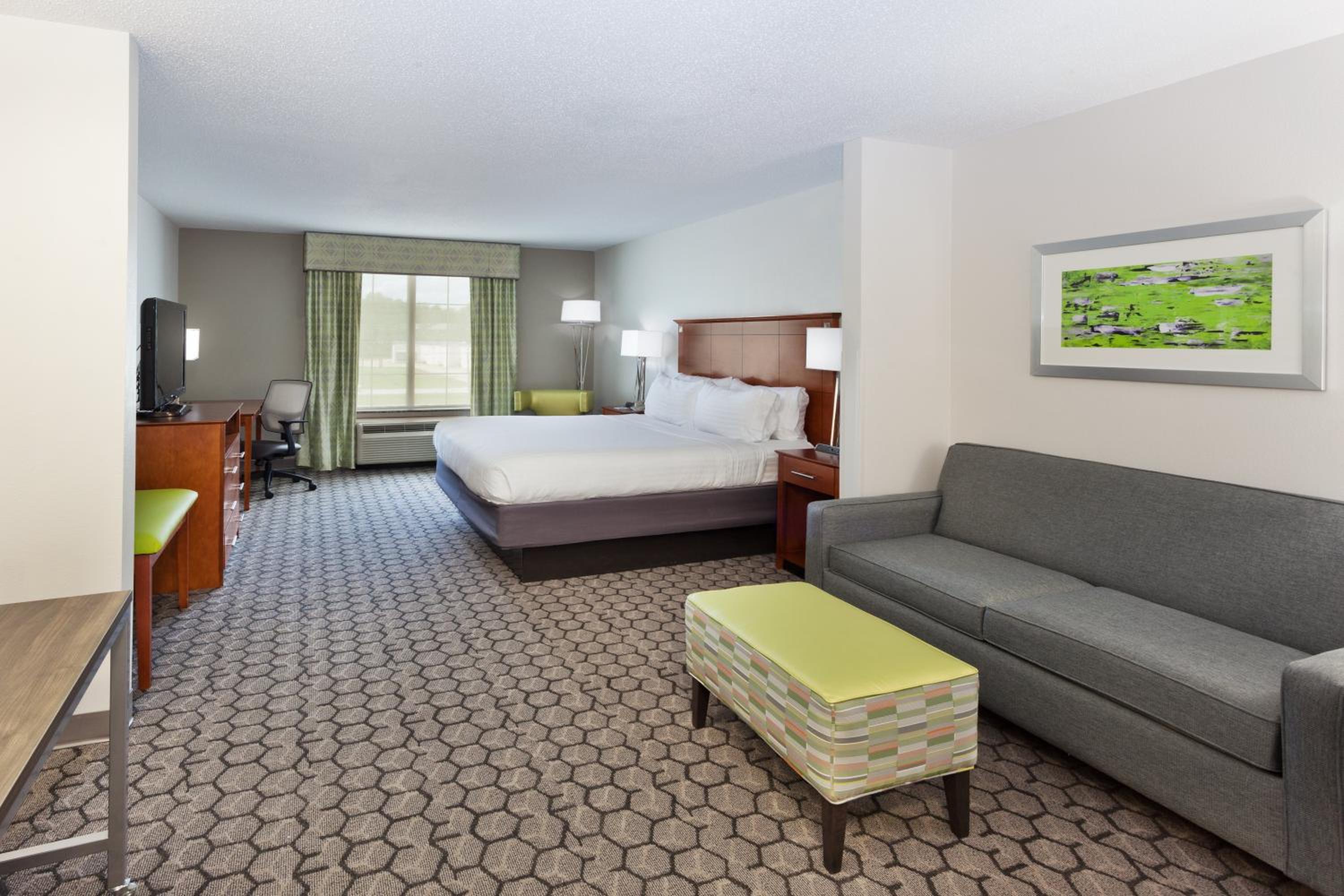 Holiday Inn Express Phenix City-Fort Benning, an IHG Hotel - Property Image 11