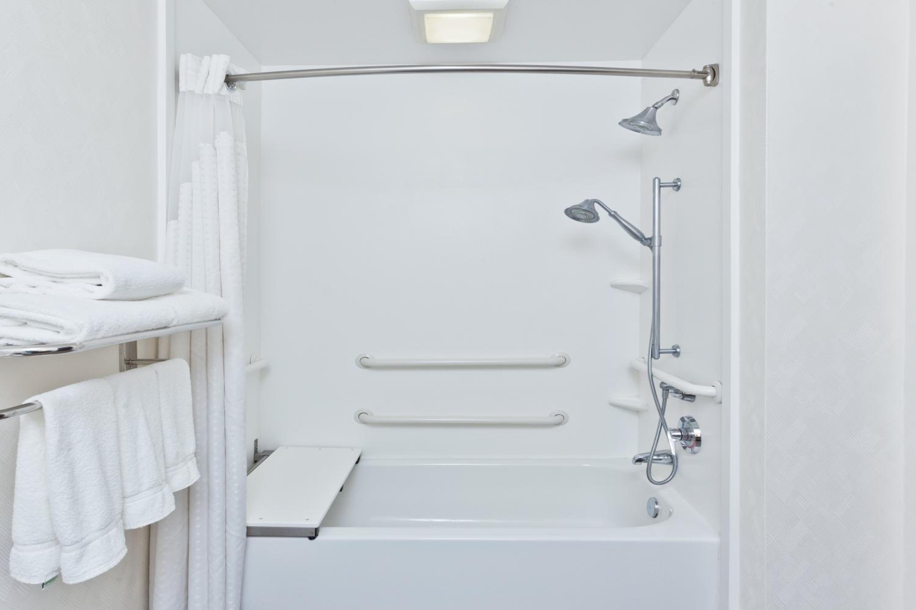 Holiday Inn Express Phenix City-Fort Benning, an IHG Hotel - Property Image 14