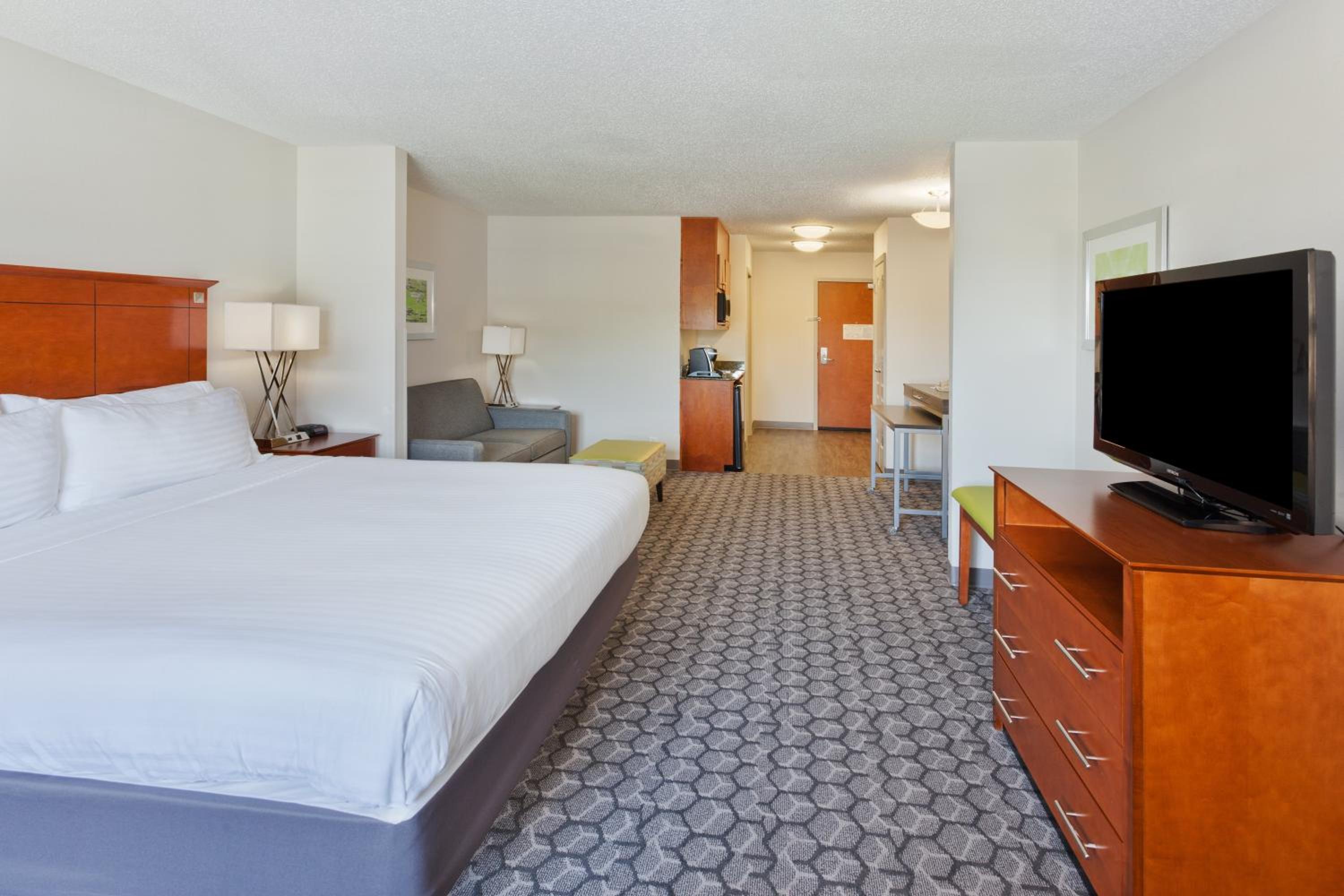 Holiday Inn Express Phenix City-Fort Benning, an IHG Hotel - Property Image 8