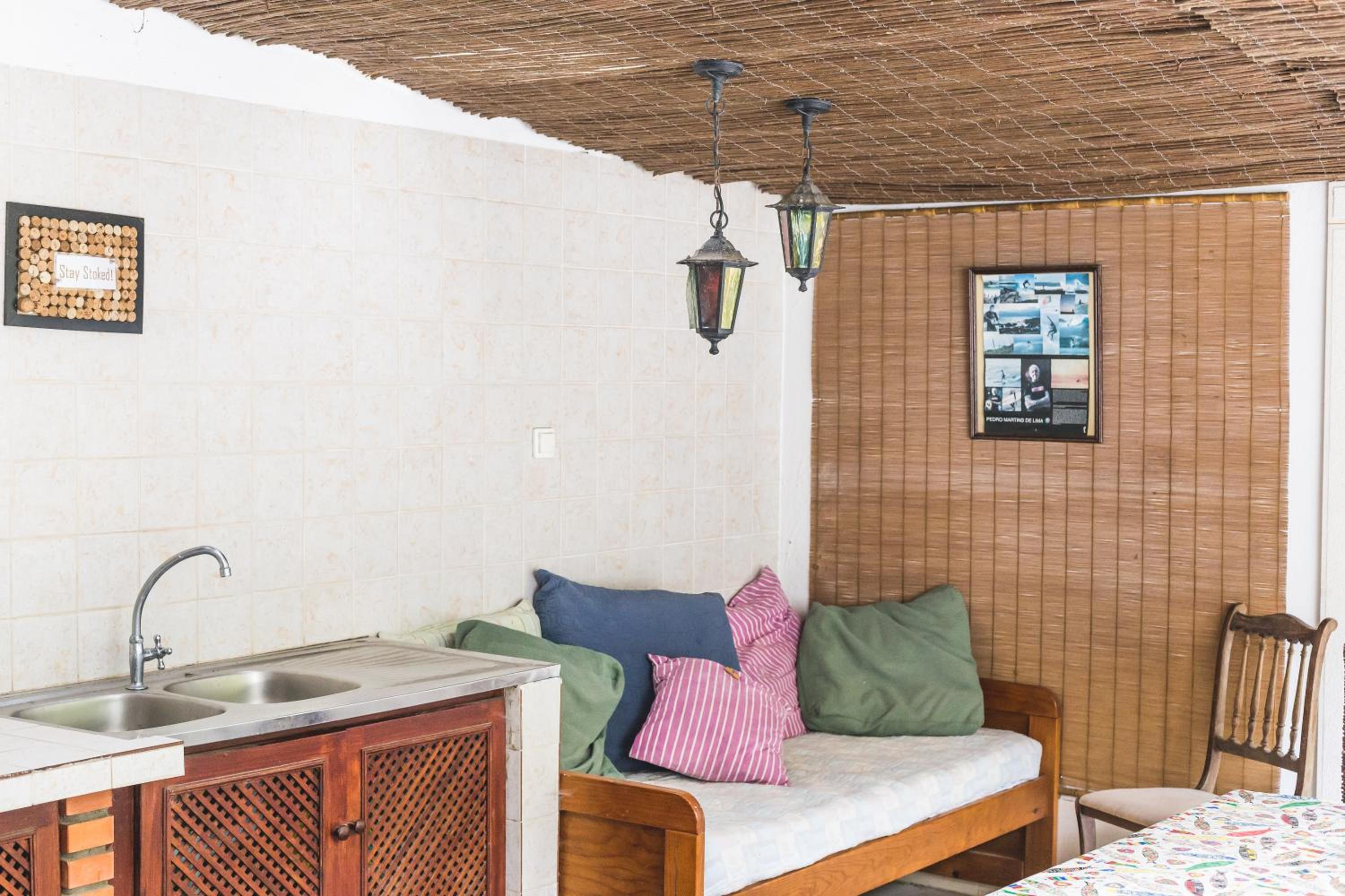 Ericeira Chill Hill Hostel & Private Rooms