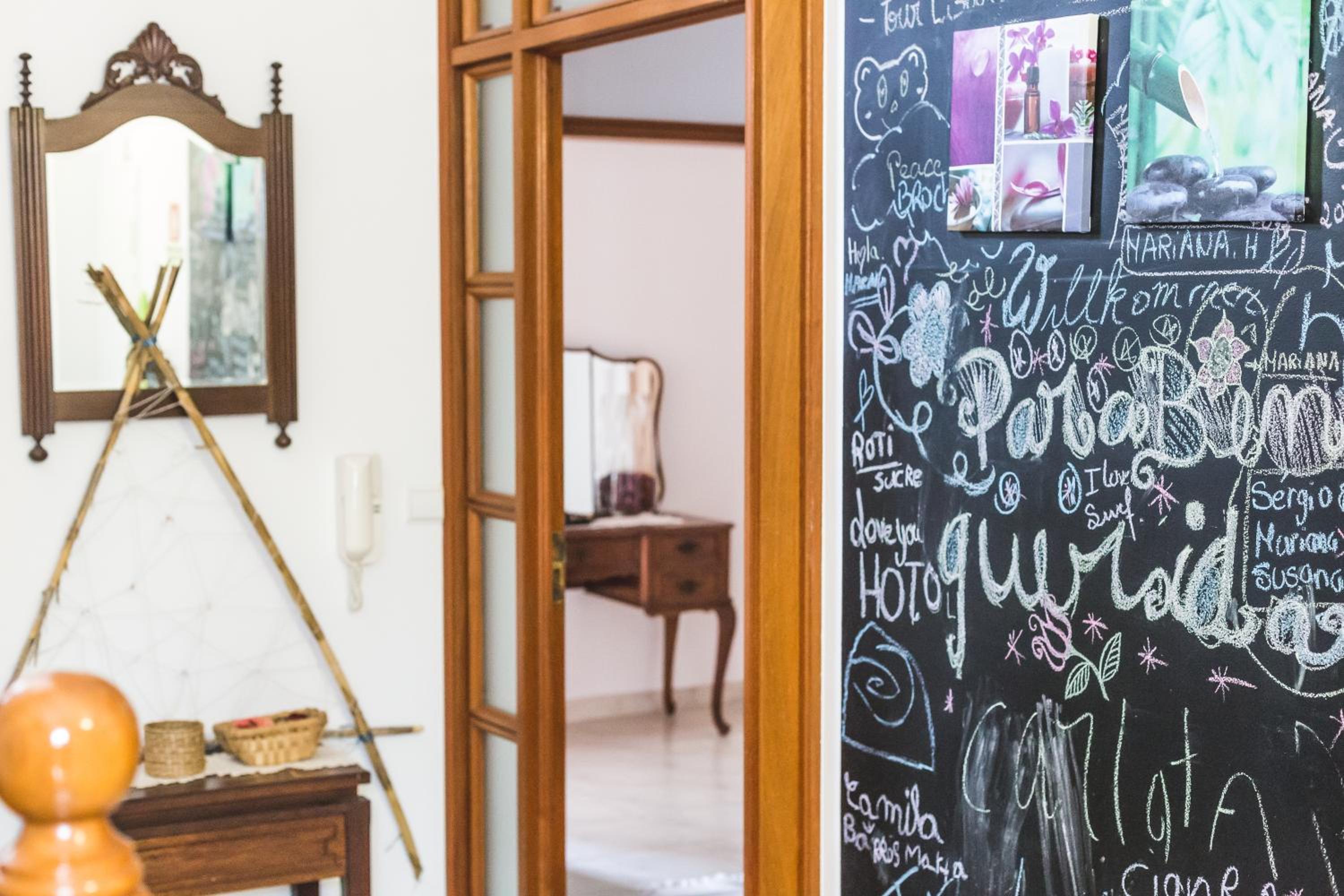 Ericeira Chill Hill Hostel & Private Rooms