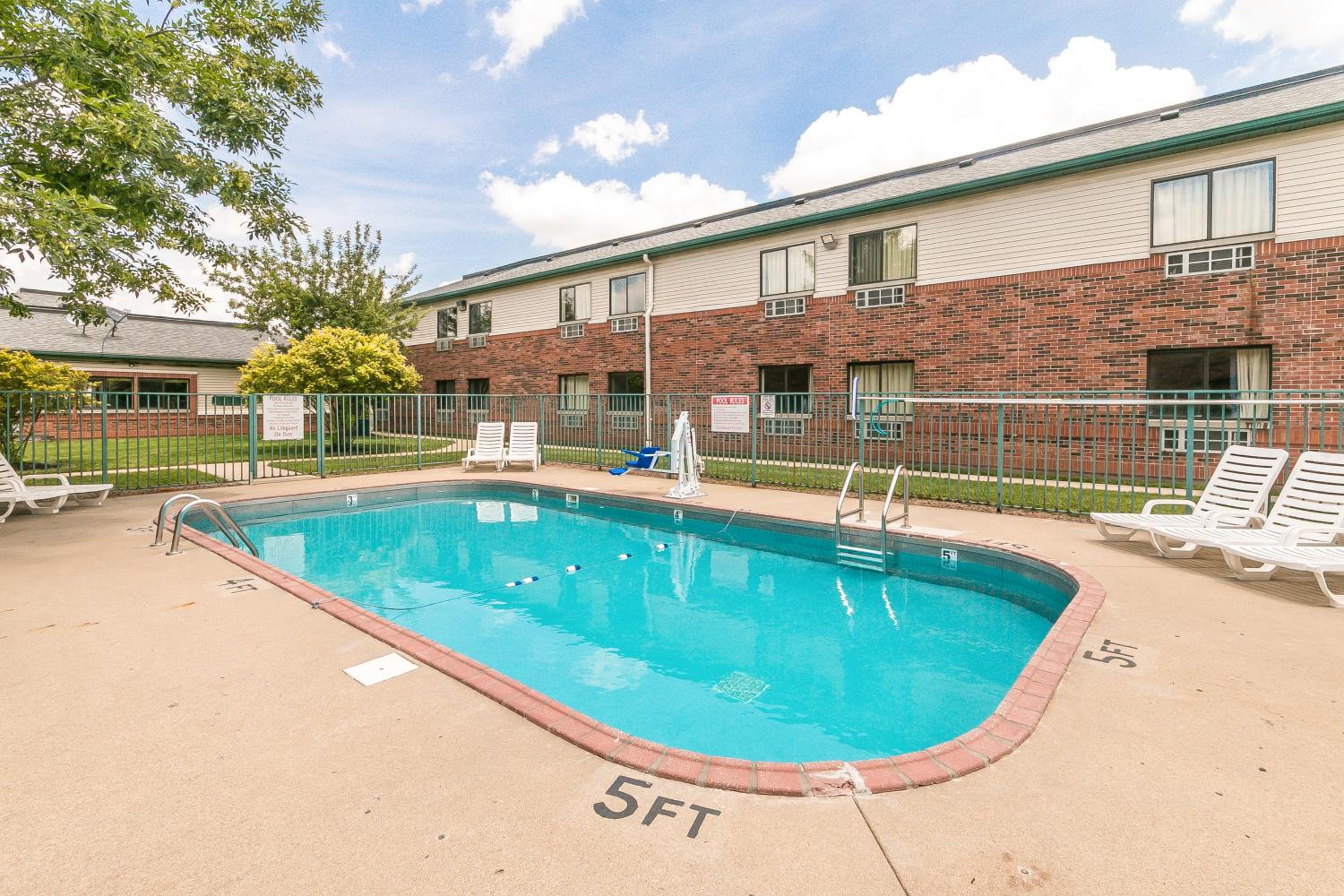 Georgetown Vacations - Motel 6 - Georgetown, KY - Lexington North - Property Image 2