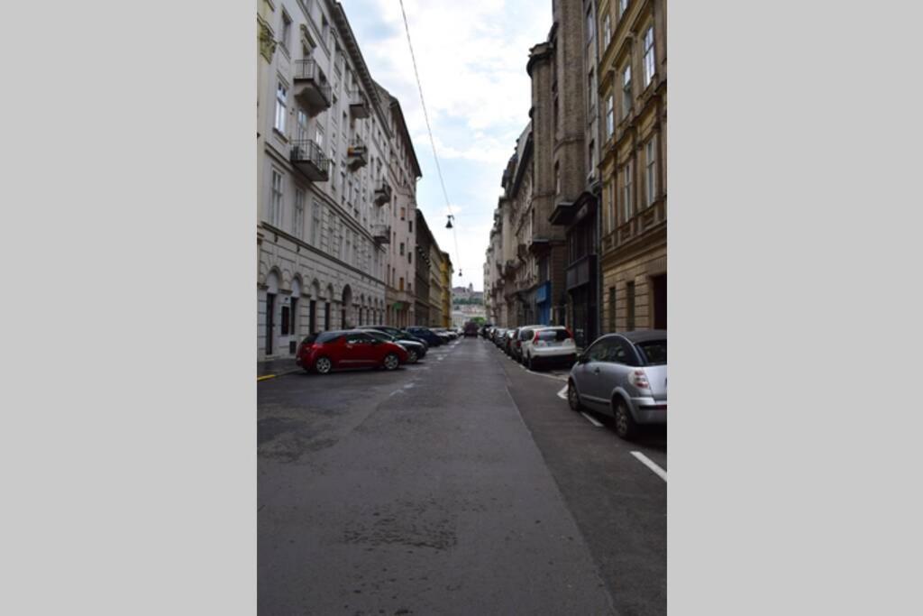 Cosy apartment just next to Parliament view 5