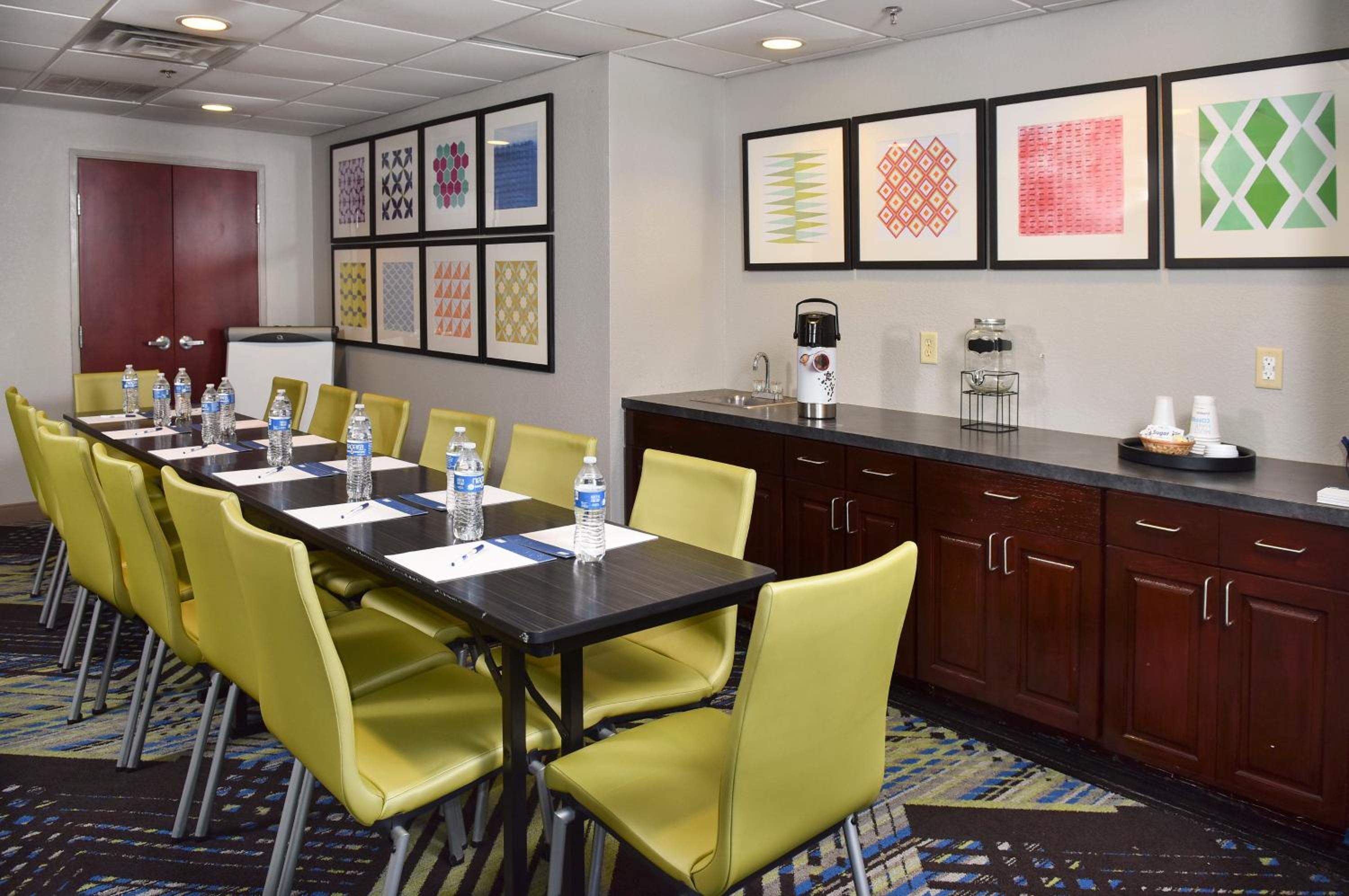 Selma Vacations - Holiday Inn Express Hotel  Suites Selma, an IHG Hotel - Property Image 11