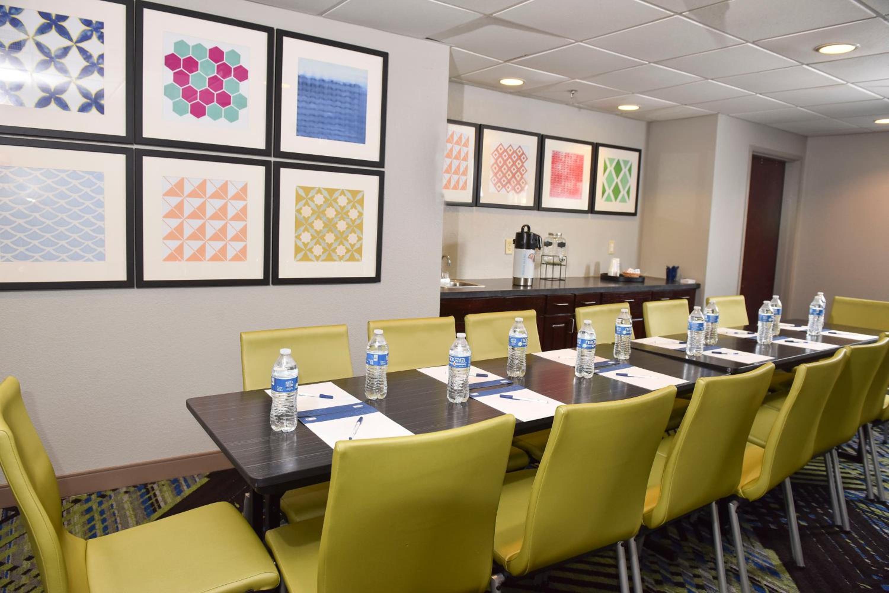 Selma Vacations - Holiday Inn Express Hotel  Suites Selma, an IHG Hotel - Property Image 3