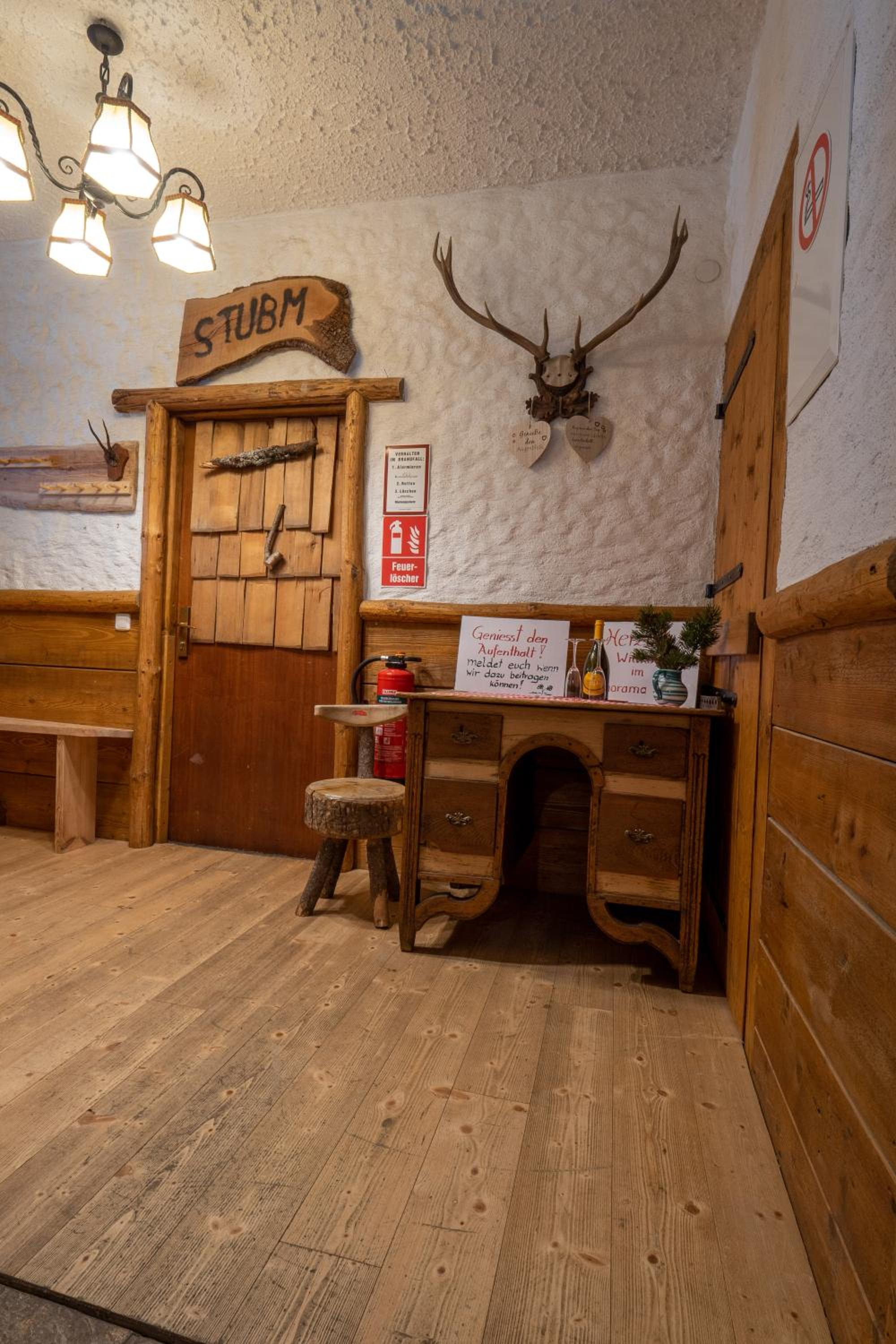 Almhaus Dachsteinblick am Feuerkogel