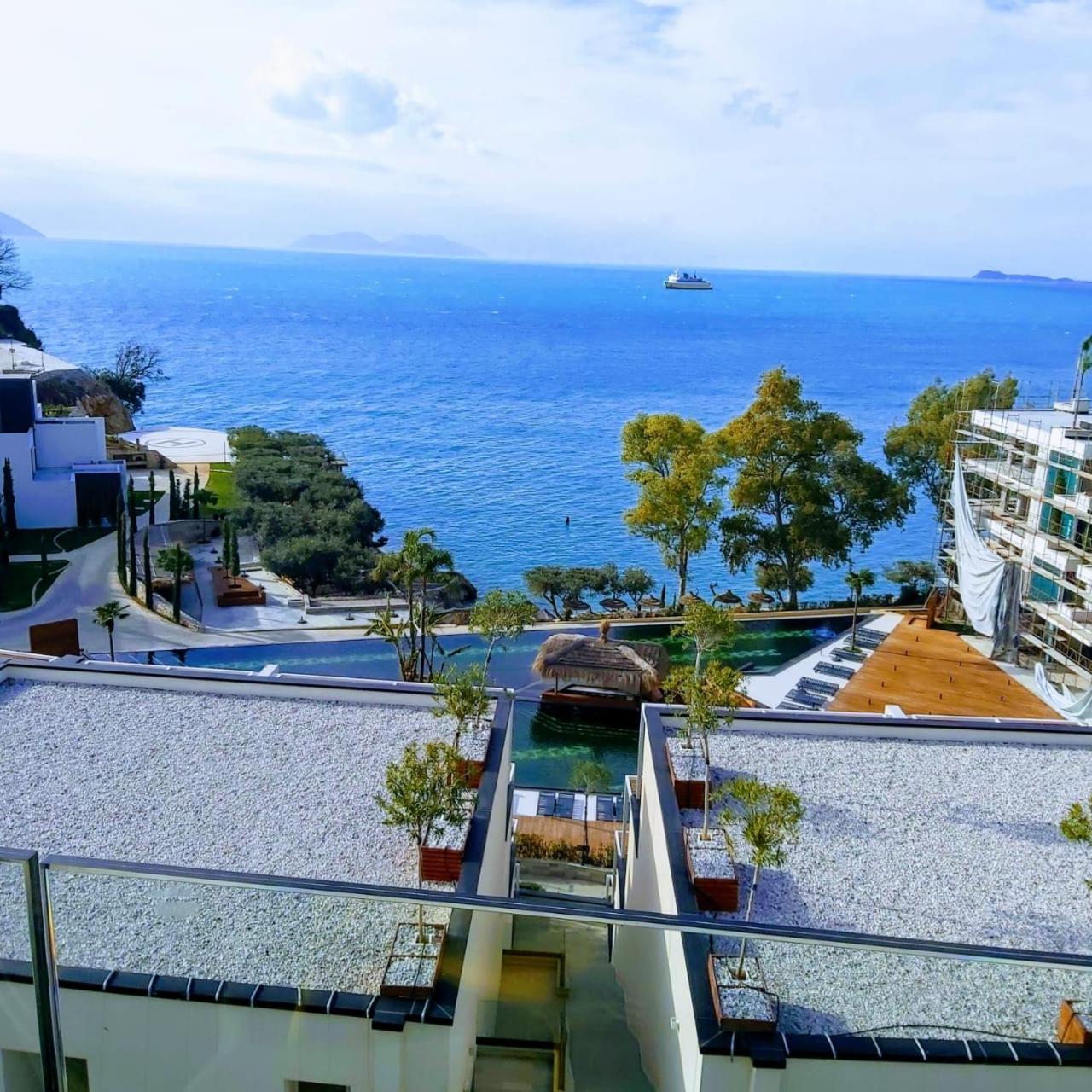 Deni Sea View Apartment