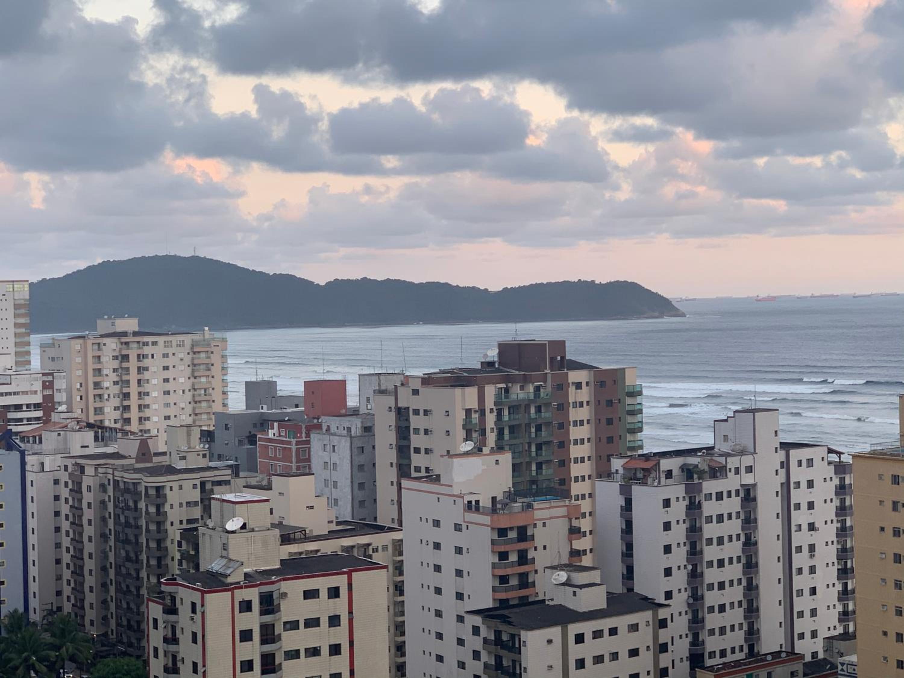 Último andar, varanda gourmet, vista da praia