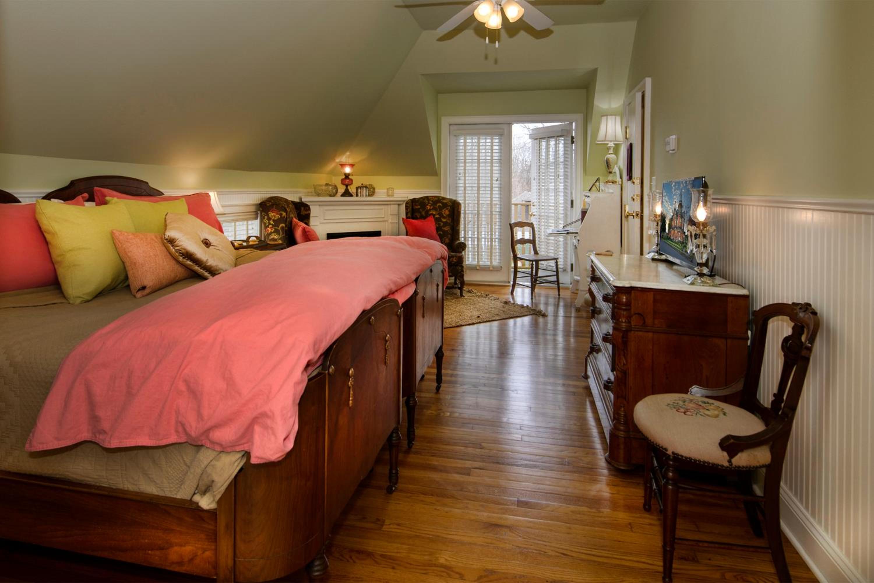 The Empress of Little Rock, photo 12