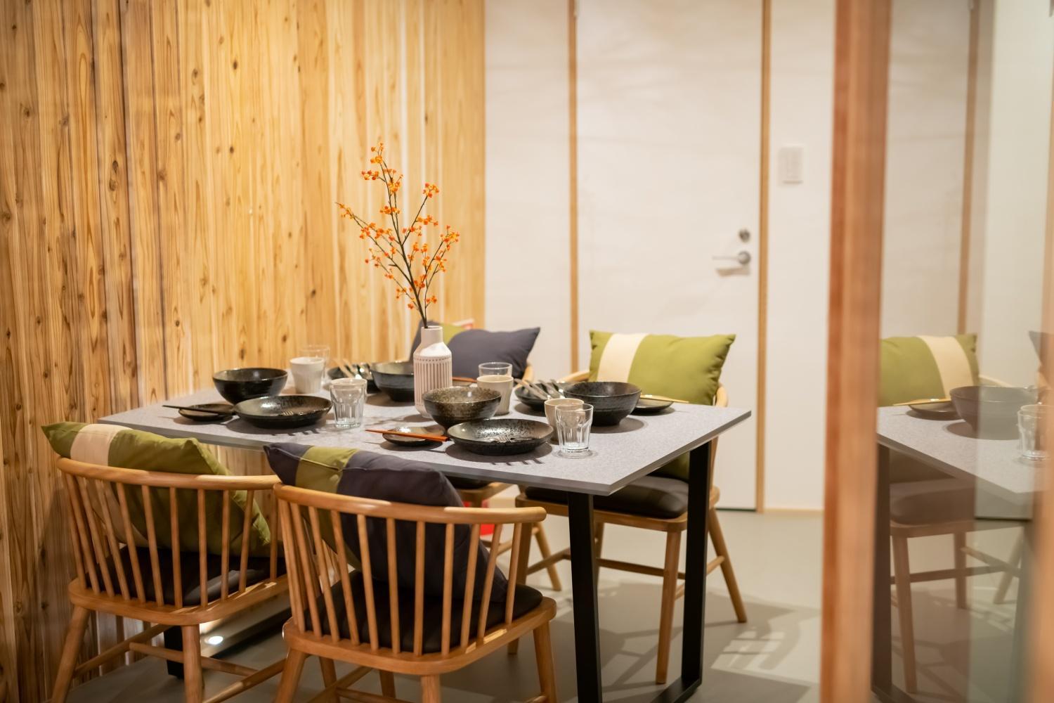 dining