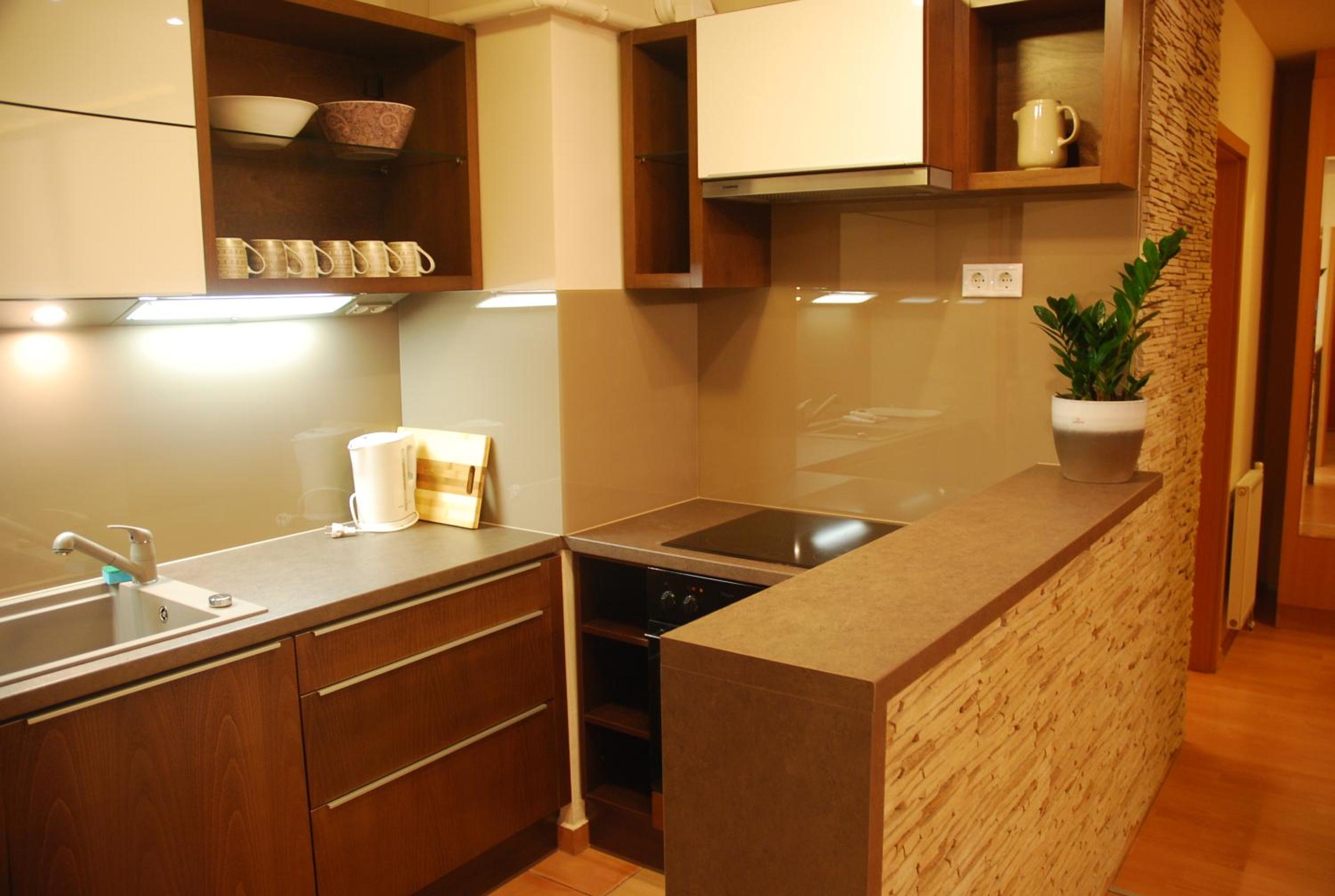 Arpad Bridge Apartments