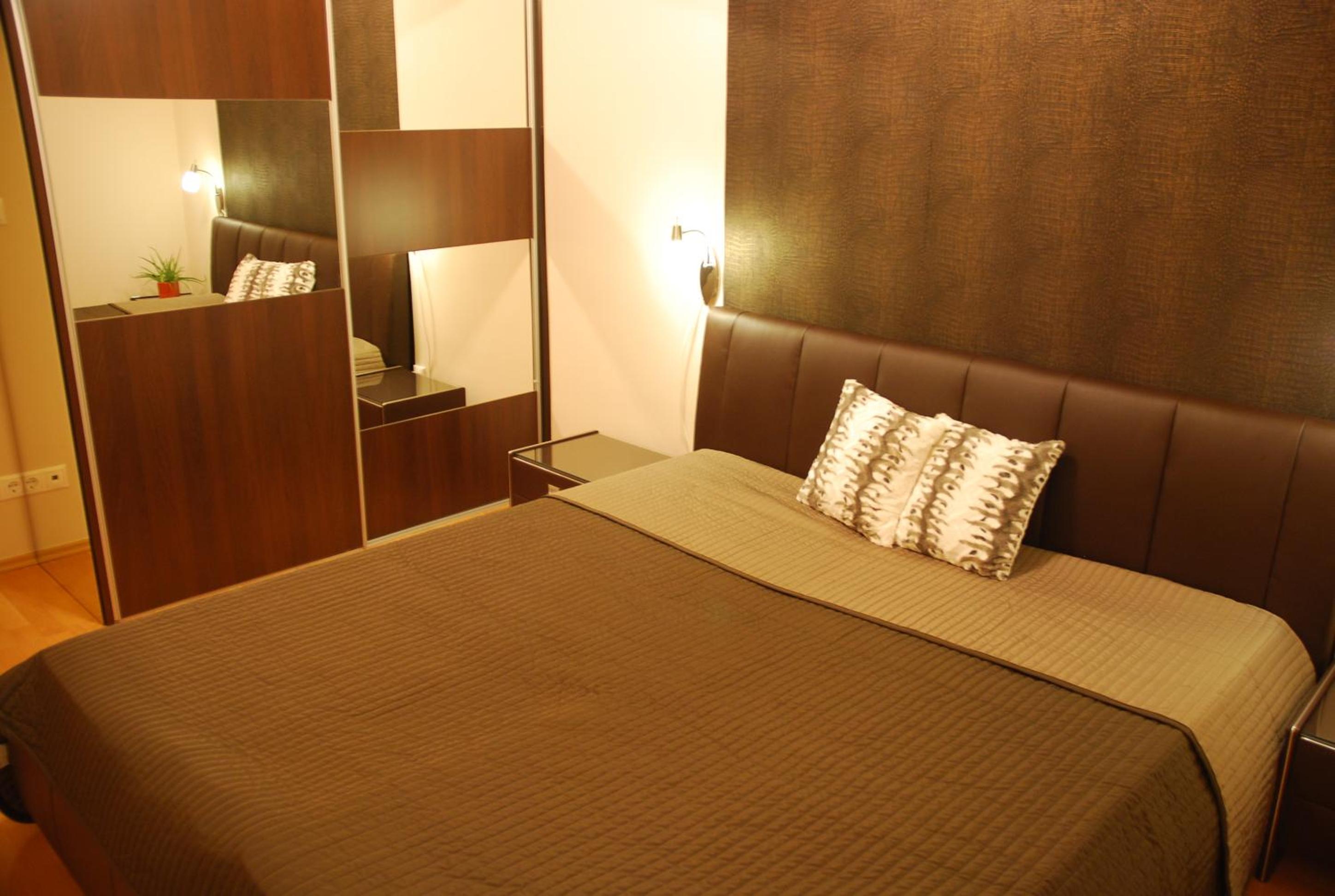 Arpad Bridge Apartments