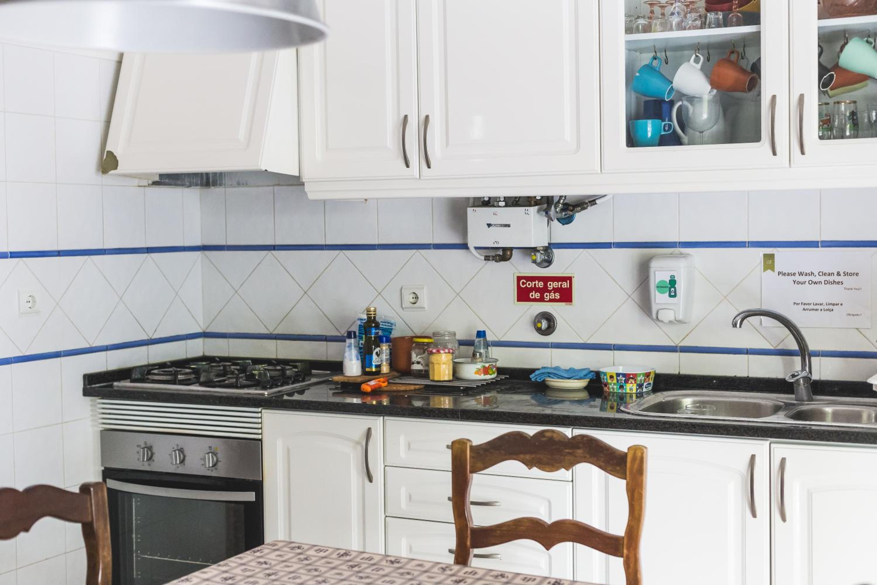 Ericeira Chill Hill Hostel & Private Rooms