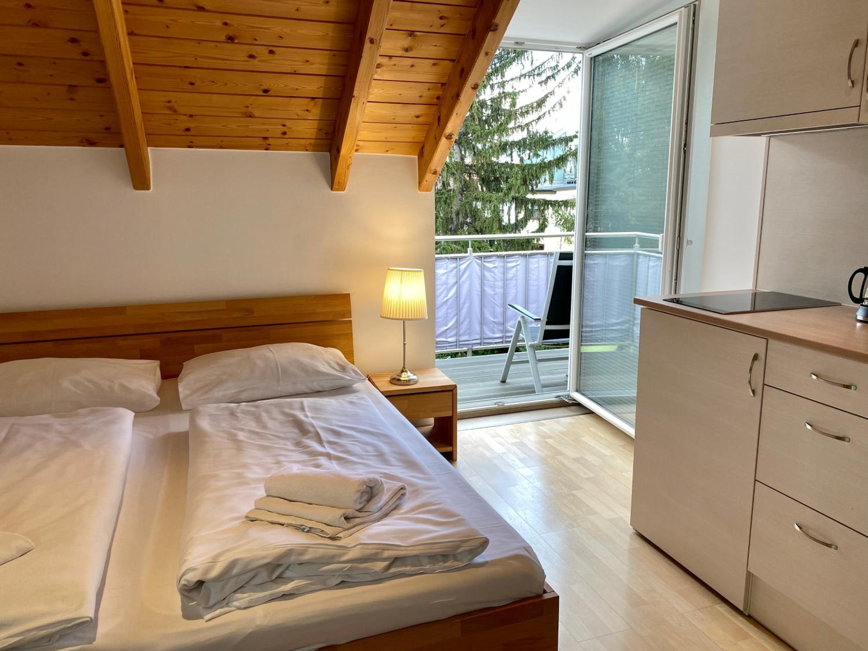 AJO Apartments - Alte Donau Lake or Garden View Balcony Studio - Self-Check-in