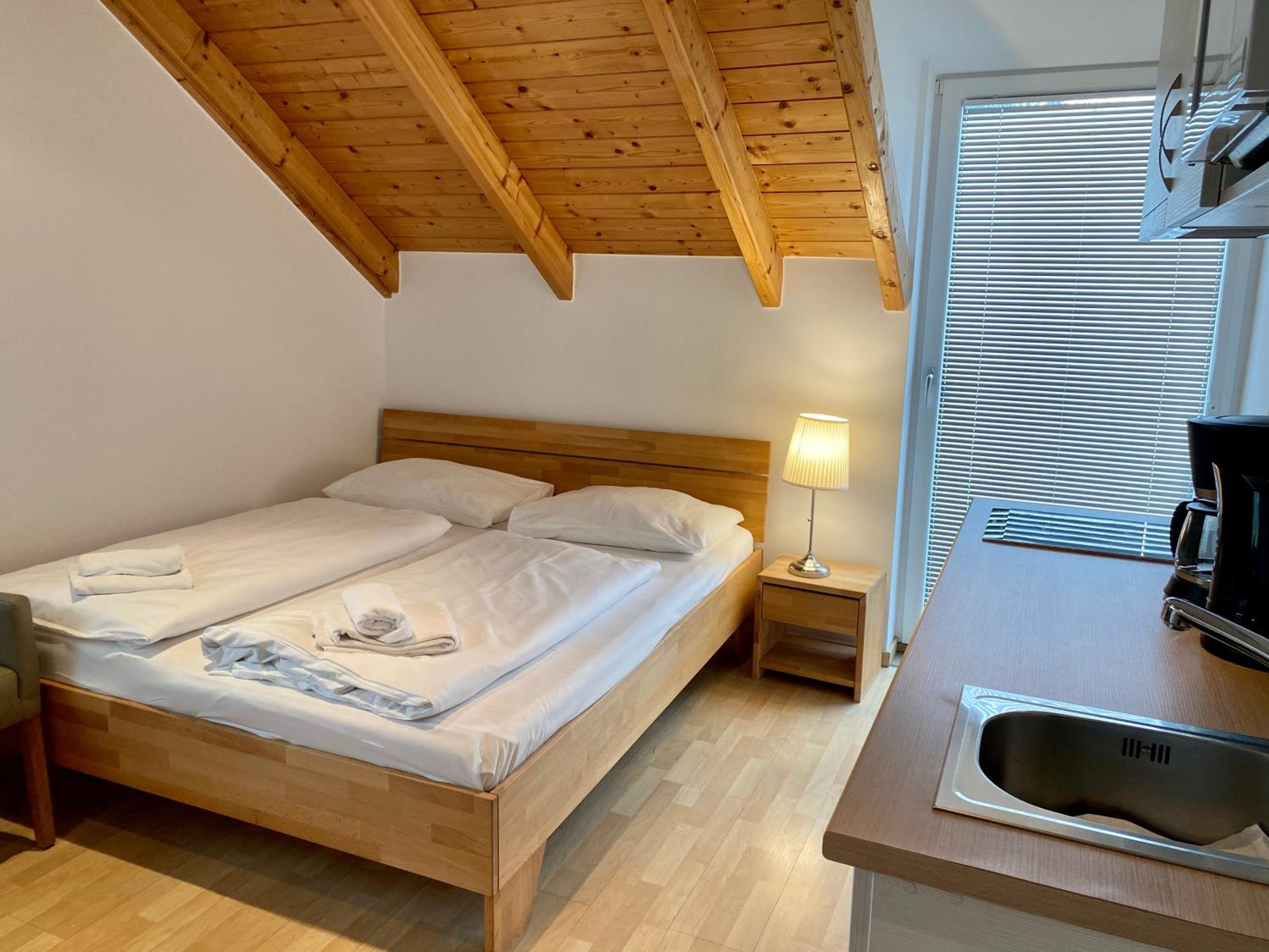 AJO Apartments - Alte Donau Lake or Garden View Balcony Studio - Self-Check-in