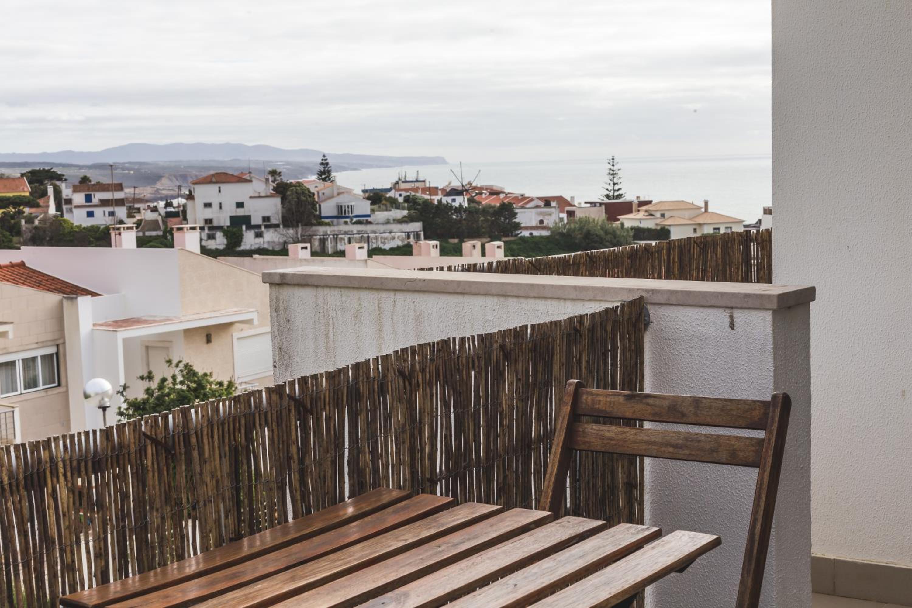 Ericeira Chill Hill Hostel & Private Rooms