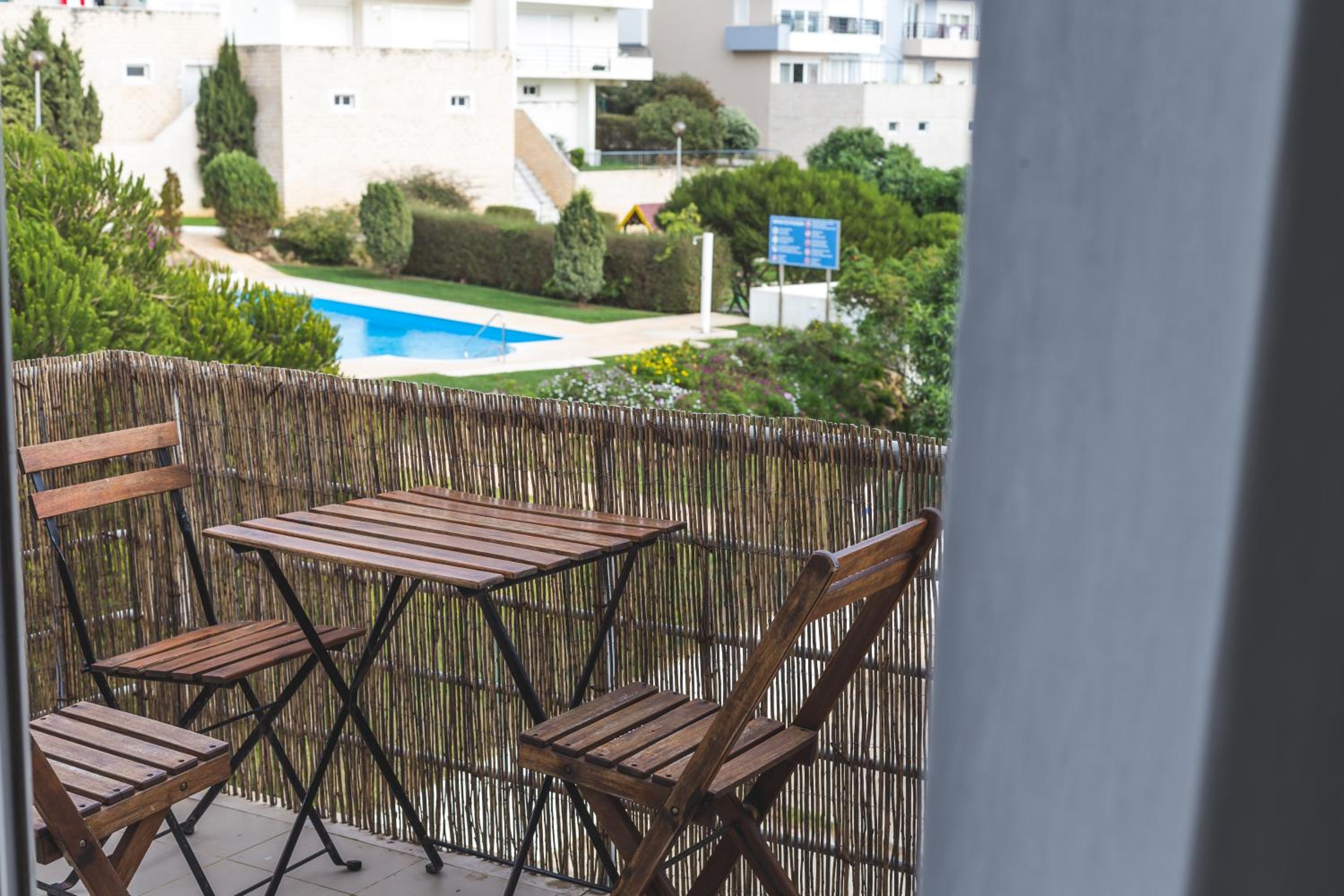 Ericeira Chill Hill Hostel & Private Rooms