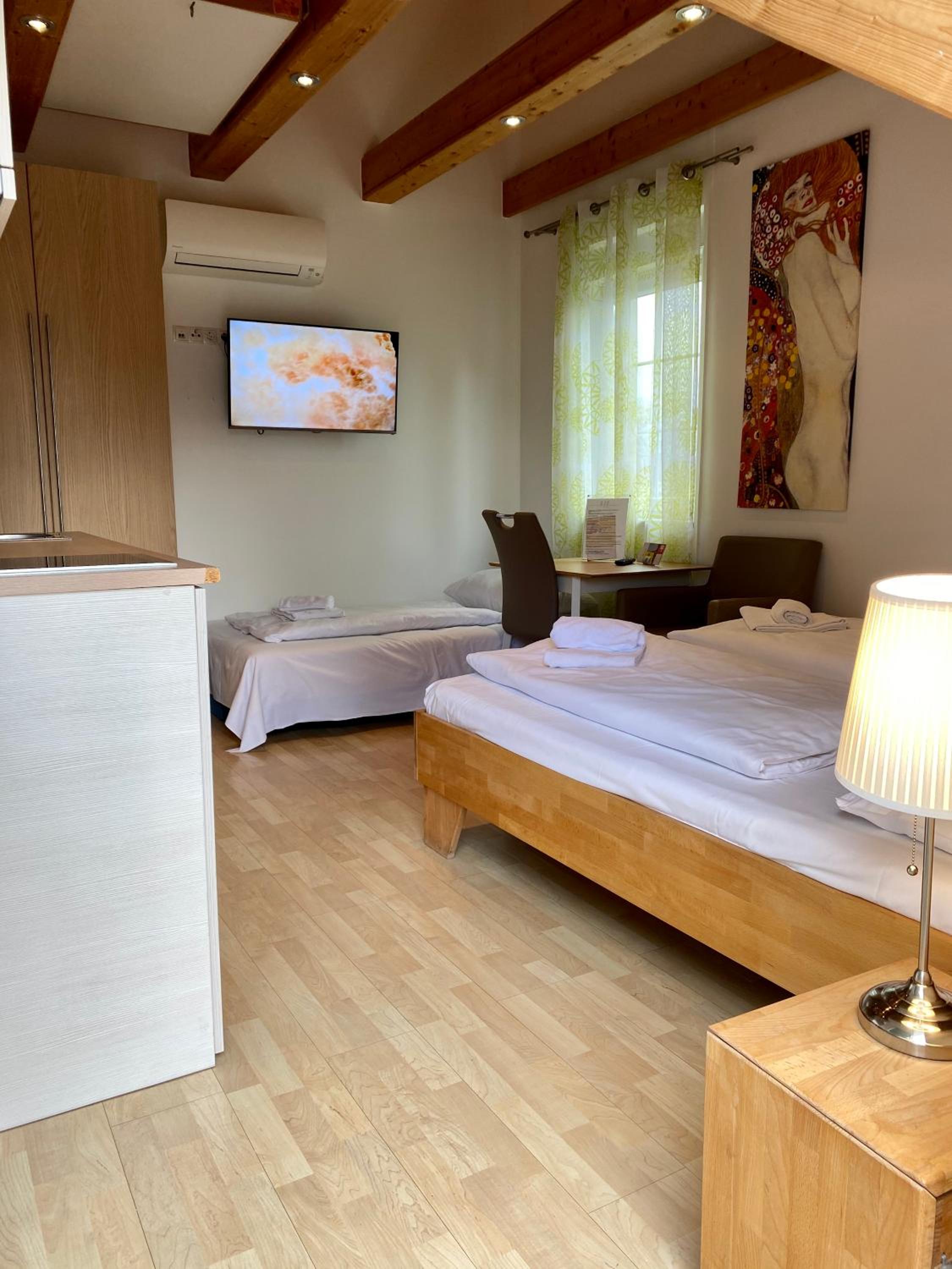 AJO Apartments - Alte Donau Lake or Garden View Balcony Studio - Self-Check-in
