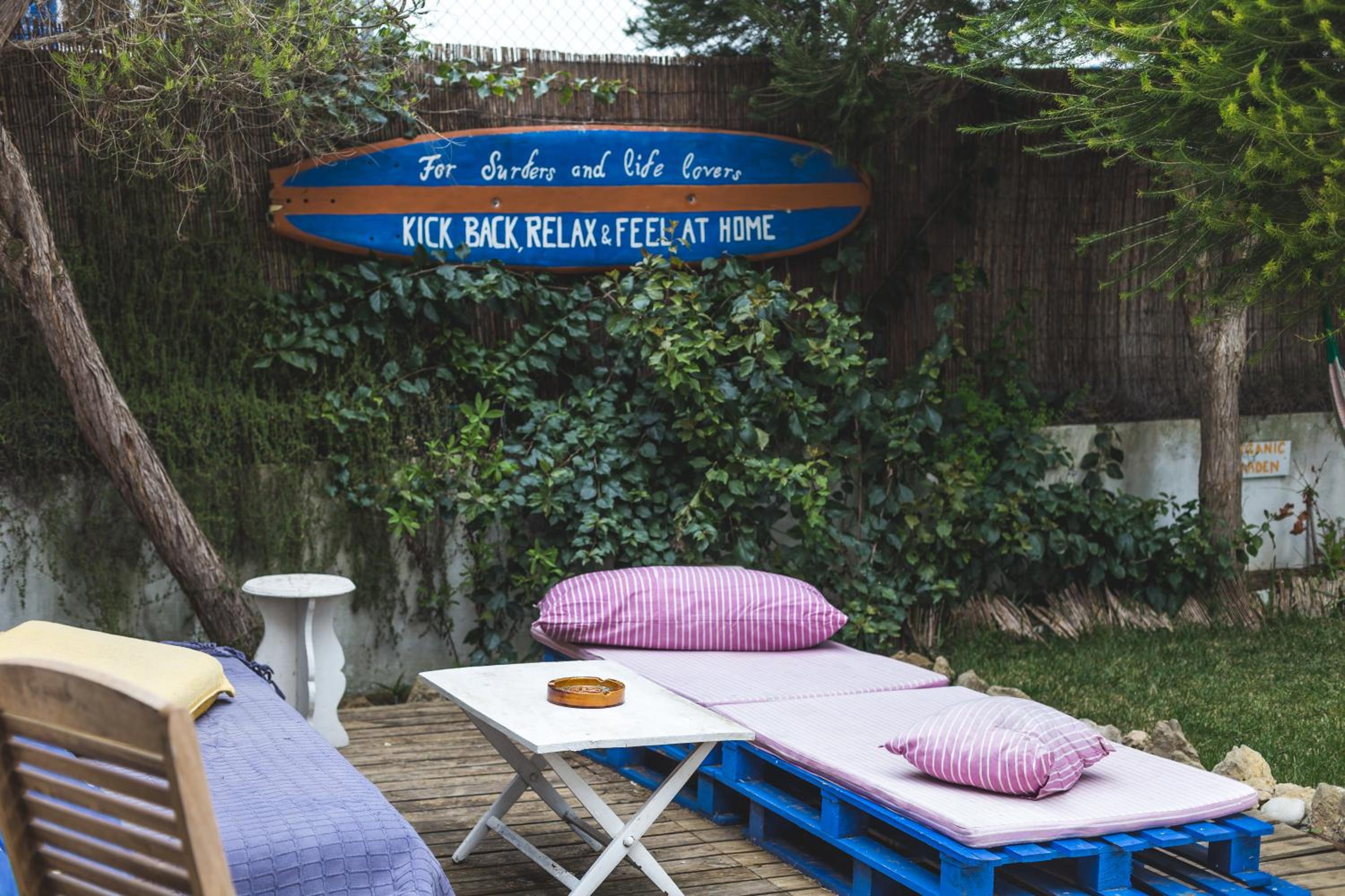 Ericeira Chill Hill Hostel & Private Rooms