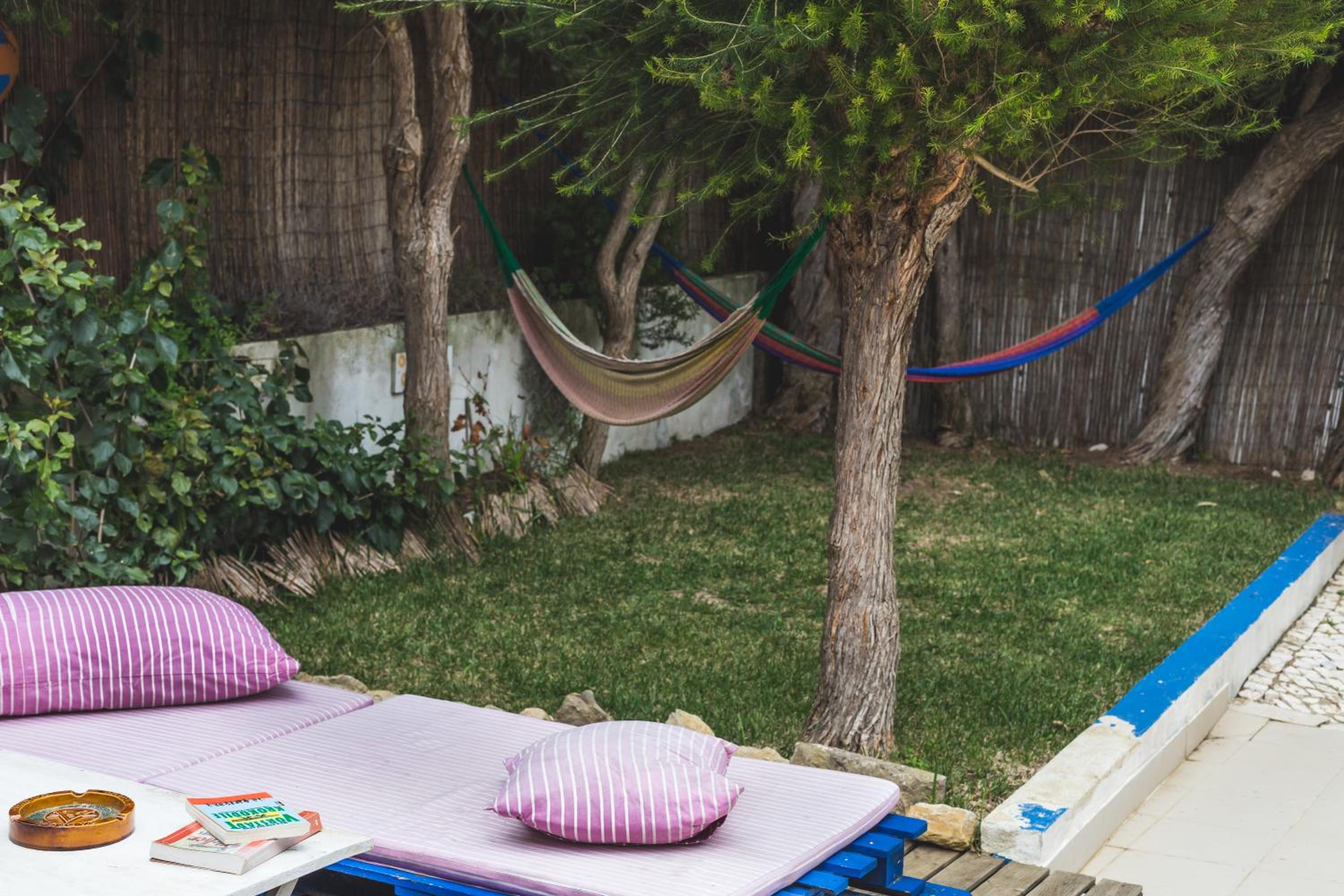 Ericeira Chill Hill Hostel & Private Rooms