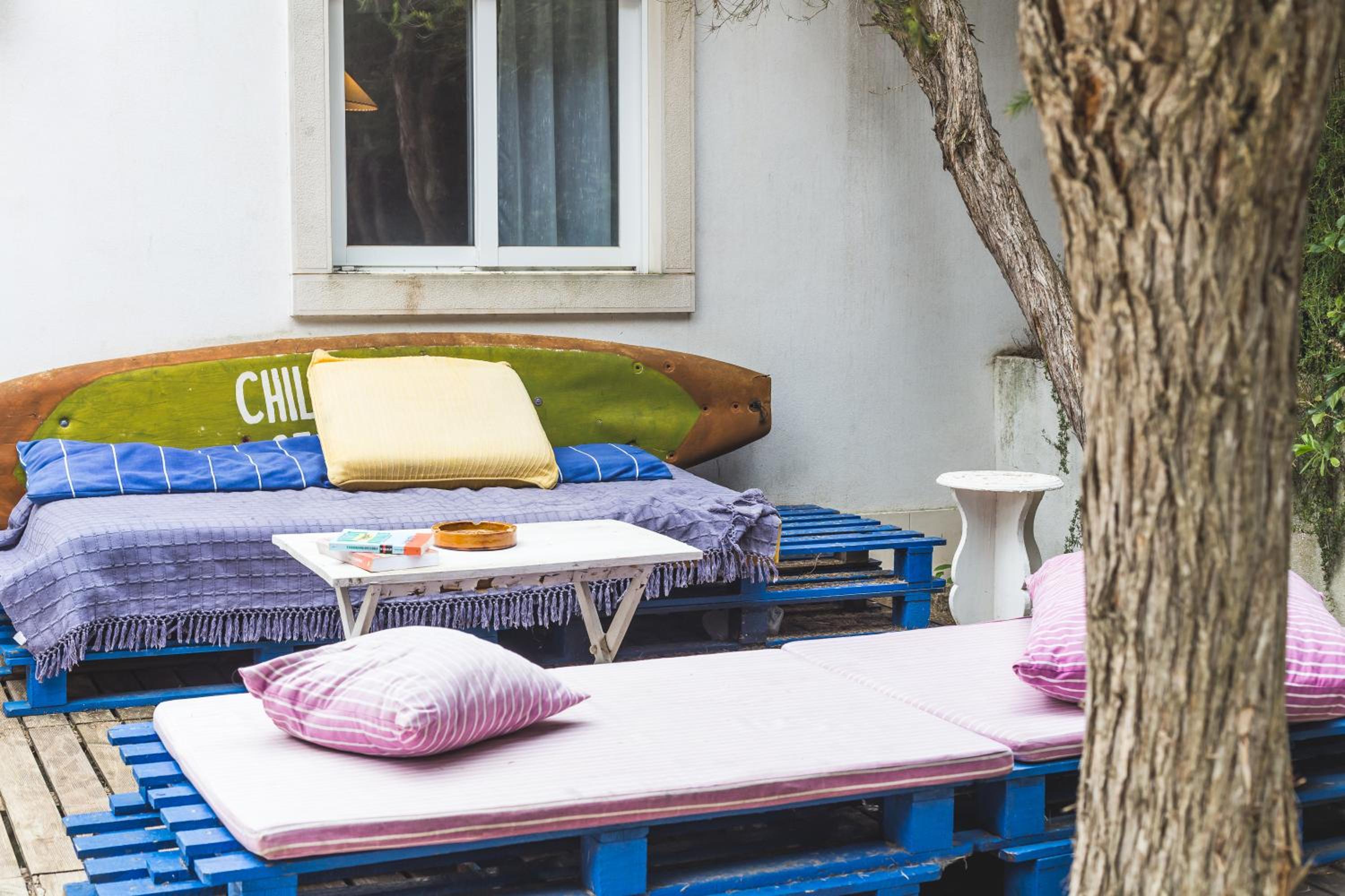 Ericeira Chill Hill Hostel & Private Rooms